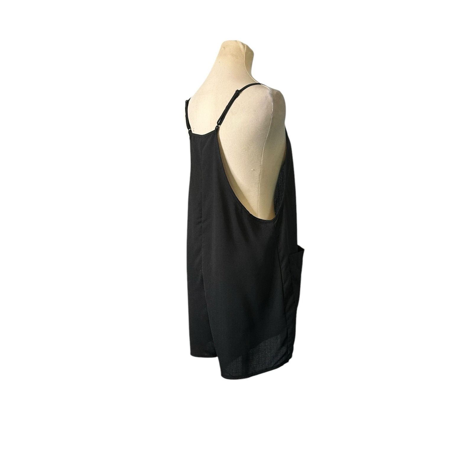 Shein Shein Black Double Pocket Sleeveless Racerback Romper Medium Size 28" / US 6 / IT 42 - 8 Thumbnail