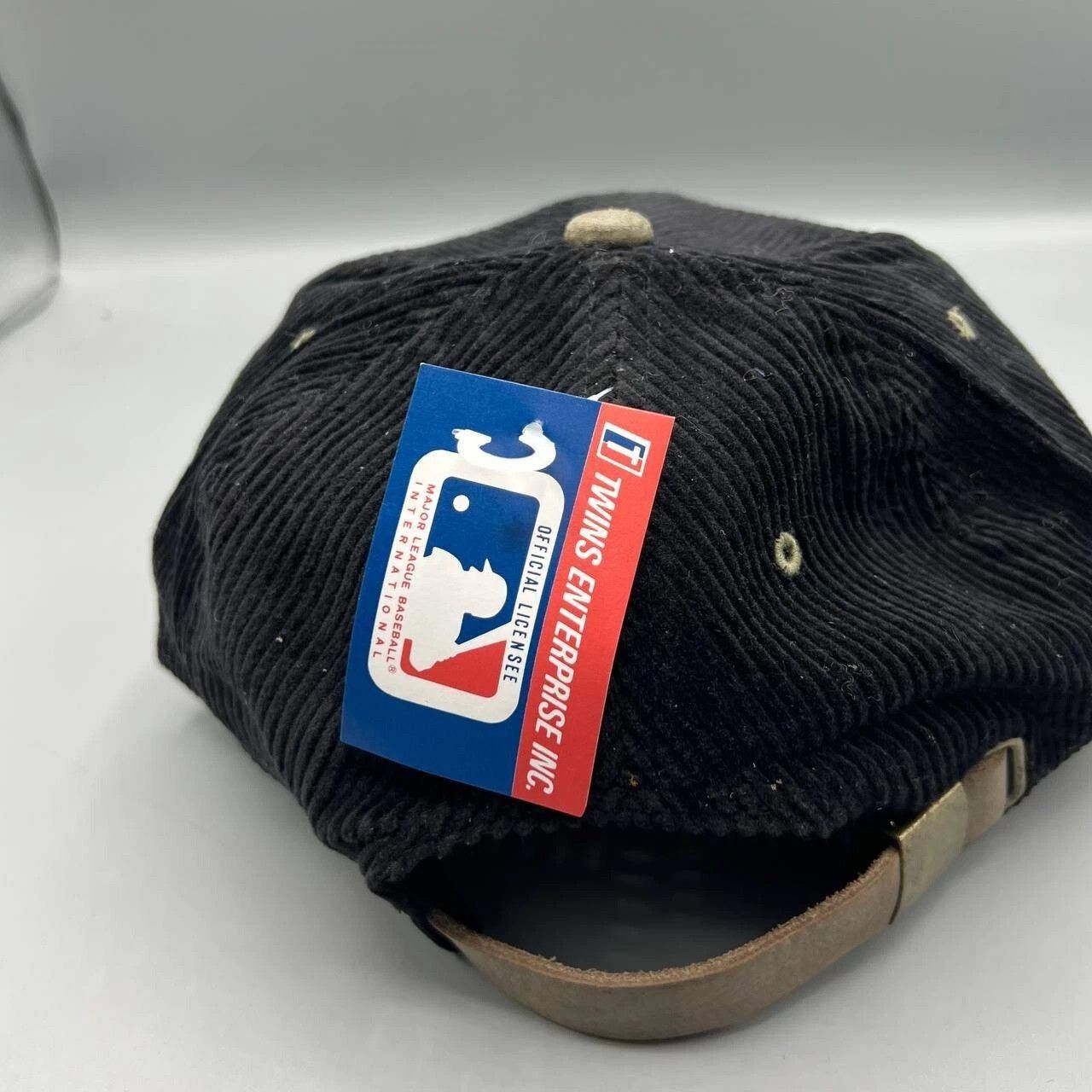 Twins Enterprise Inc. × Vintage Chicago White Sox Hat Men Corduroy Strap Back Cap New Size ONE SIZE - 3 Thumbnail