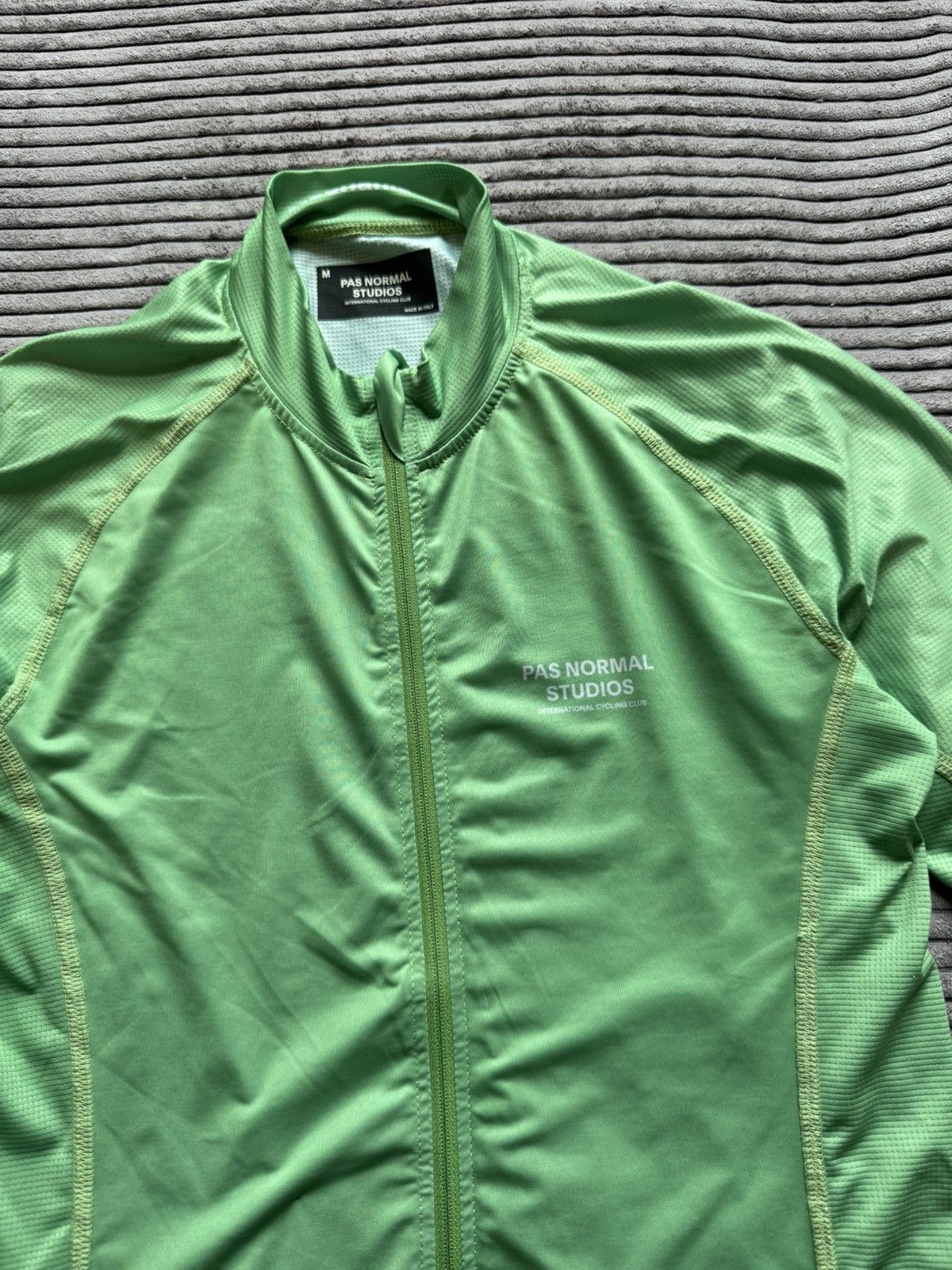 Pas Normal Studios Rare Pas Normal Studios Mechanism Cycling Jersey Hype M Size US M / EU 48-50 / 2 - 2 Thumbnail