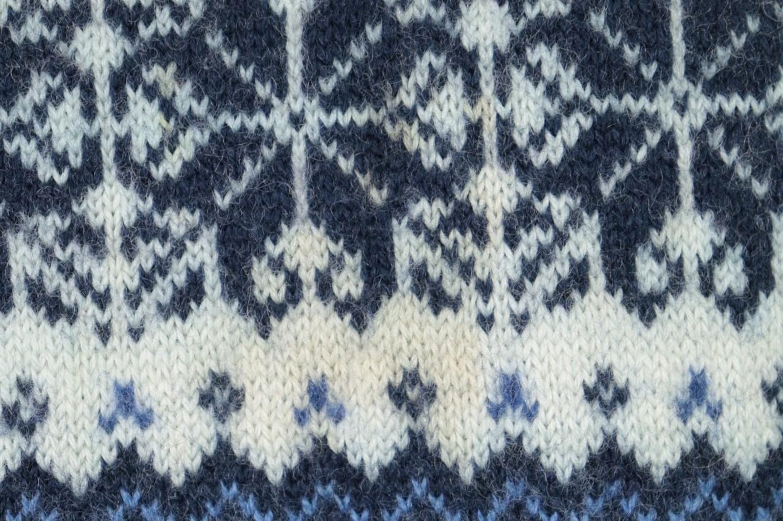 Dale Of Norway Wind-Fjord Blue Fair Isle Snowflake Wool Sweater Size M/L Size US M / EU 48-50 / 2 - 6 Thumbnail