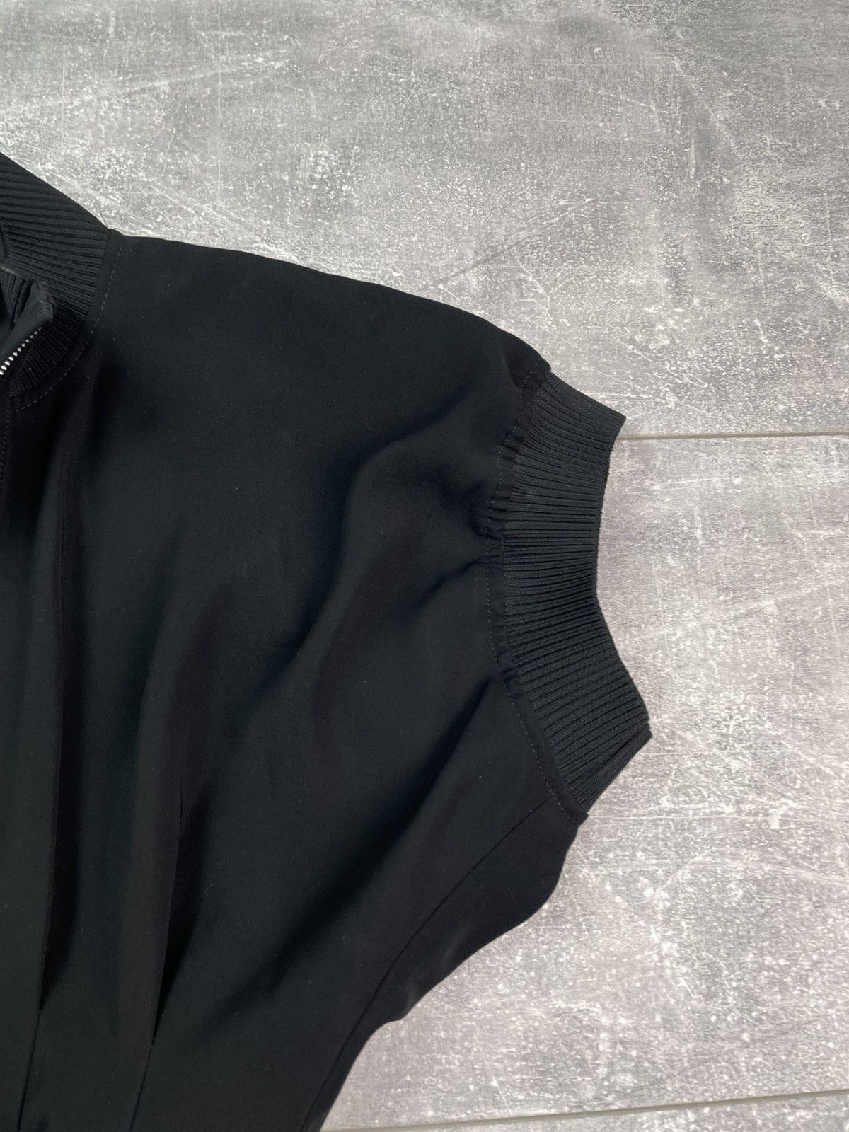 Louis Vuitton Louis Vuitton Uniform Mock Sleeve Full Zip Top Size XXS / US 00 / IT 34 - 6 Thumbnail
