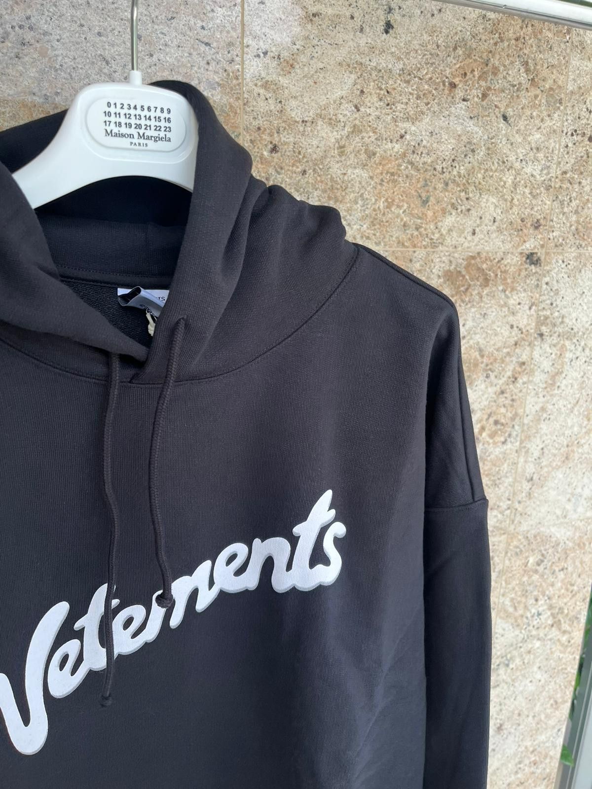 Vetements Sweet Logo Hoodie in Black Size US S / EU 44-46 / 1 - 12 Thumbnail