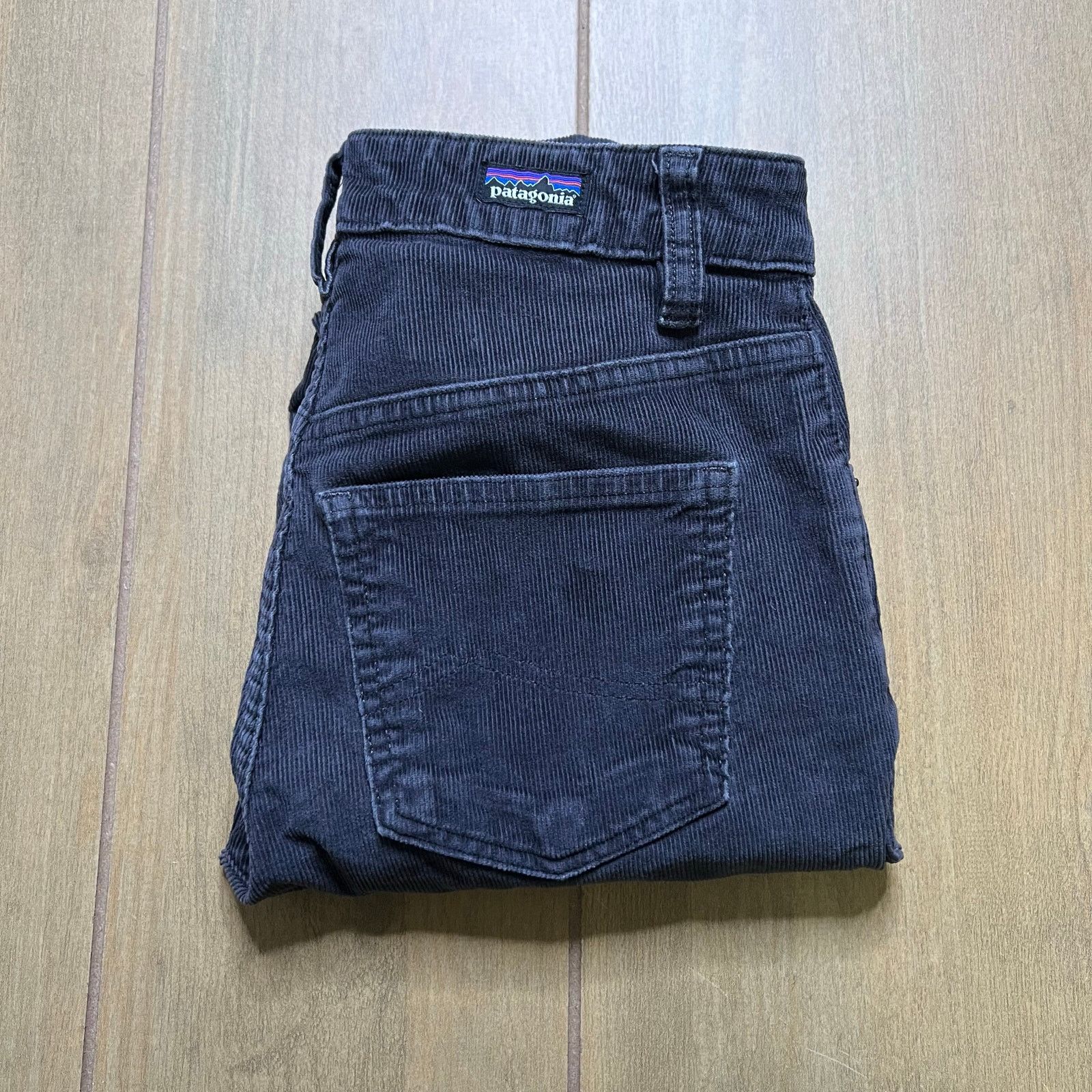 Patagonia Patagonia Organic Cotton Corduroy Pants Womens 26 Gray Size 26" / US 2 / IT 38 - 1 Thumbnail