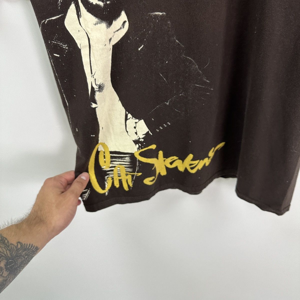 Band Tees Vintage 00s Cat Stevens singer tee y2k Catch bull at four Size US L / EU 52-54 / 3 - 6 Thumbnail