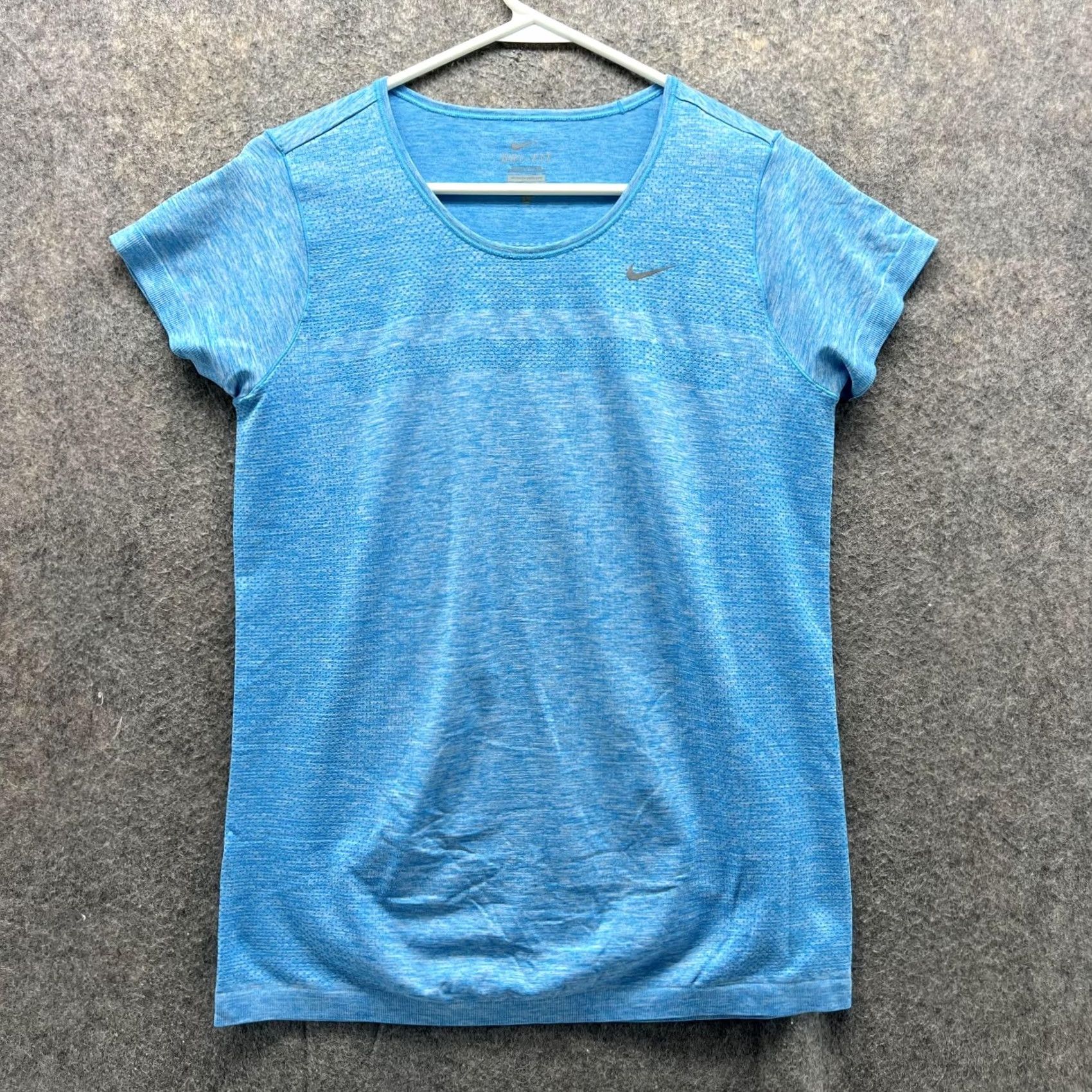 Nike Nike Shirt Women Large Blue Athletic Dri Fit Polyester Gym Swoosh Shirt Size L / US 10 / IT 46 - 2 Thumbnail