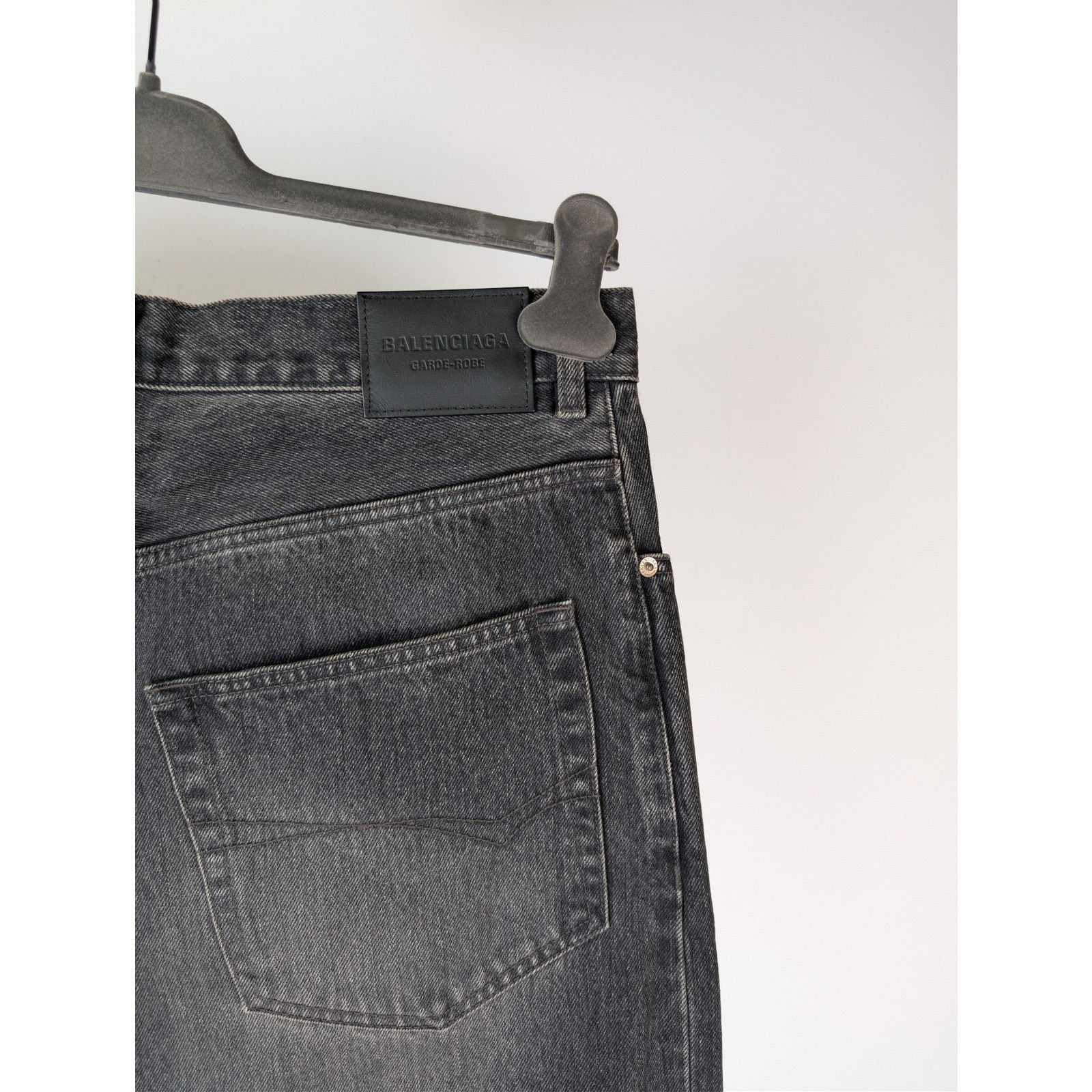 Balenciaga o1rshd1 Baggy Denim Pants in Wash Black / Marigold Size US 32 / EU 48 - 14 Thumbnail