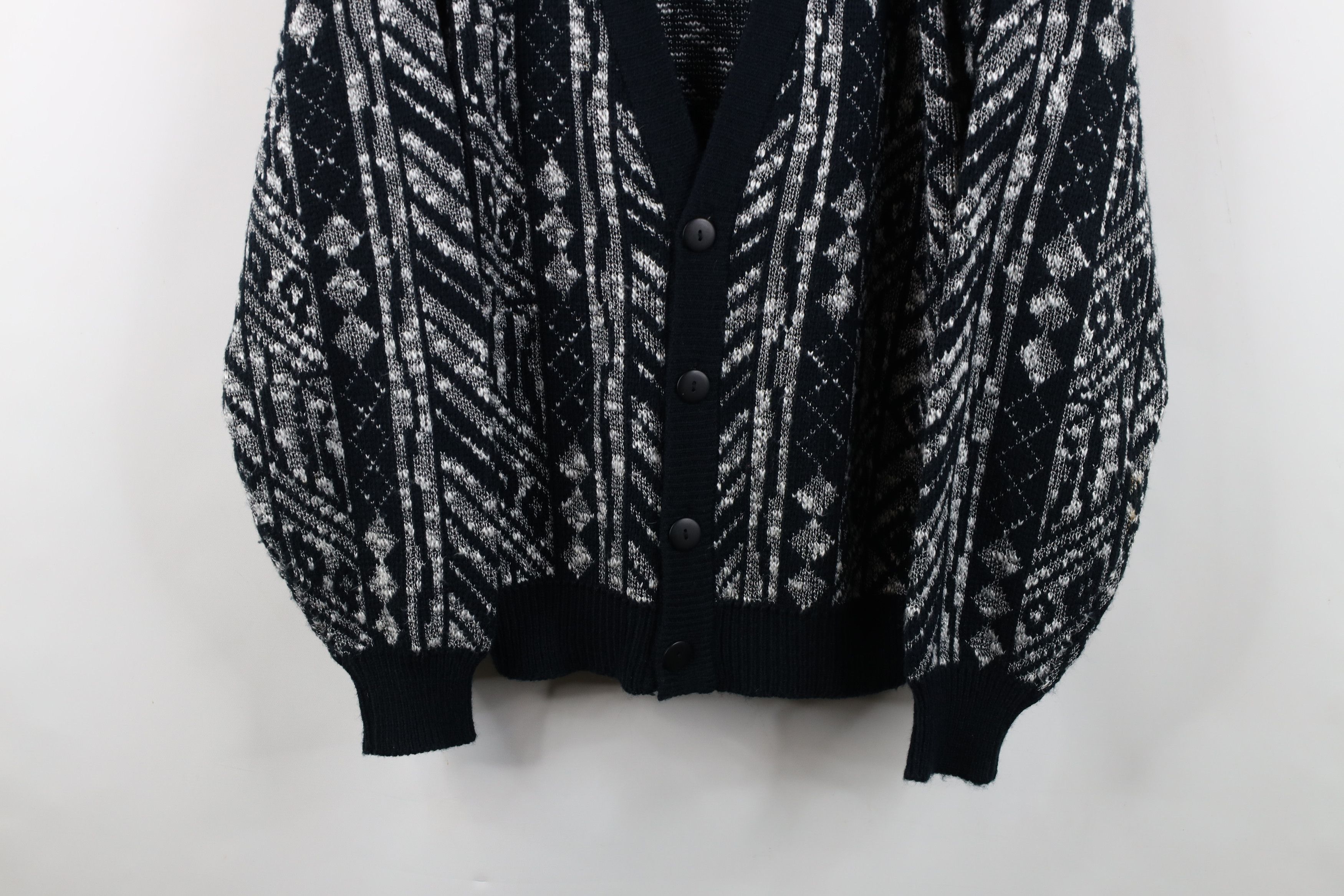 Vintage Vintage 90s Streetwear Geometric Knit Cardigan Sweater Size US L / EU 52-54 / 3 - 3 Thumbnail