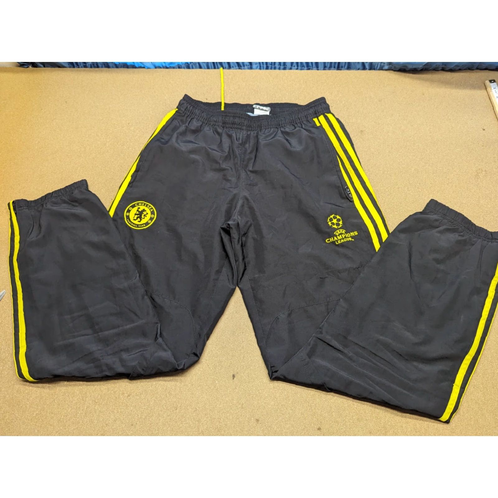 Adidas Adidas Chelsea 2012 Pants Small Training Champions League Black Yellow Football Shirt? Size US 29 - 2 Thumbnail