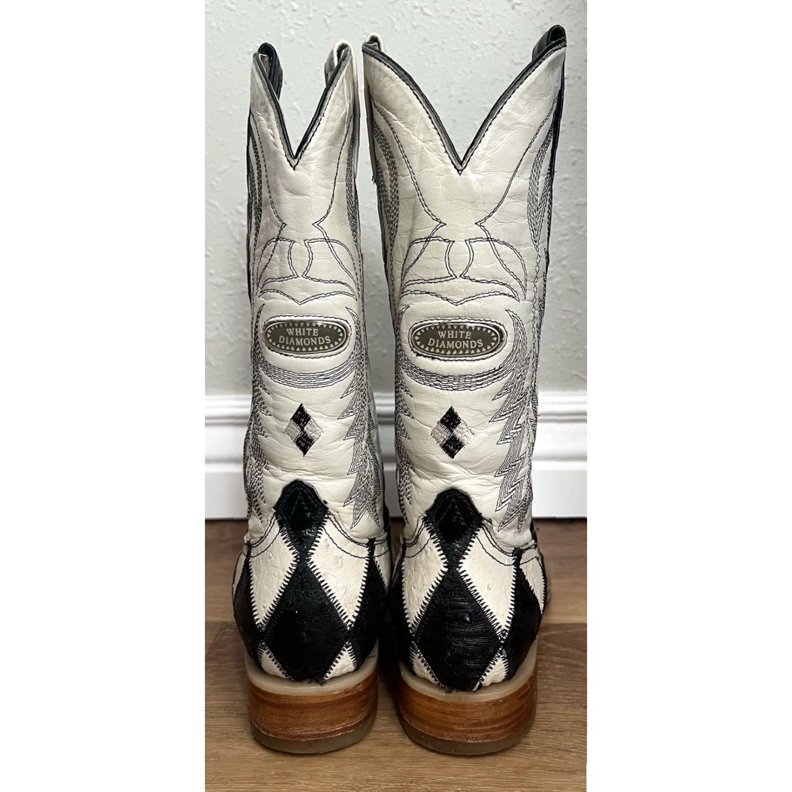 Vintage VINTAGE White Diamonds Boots Cowboy Boot Mens 6 Black Leather Western Mid-Calf Check Pattern Pointed Toe Size US 6 / EU 39 - 7 Thumbnail