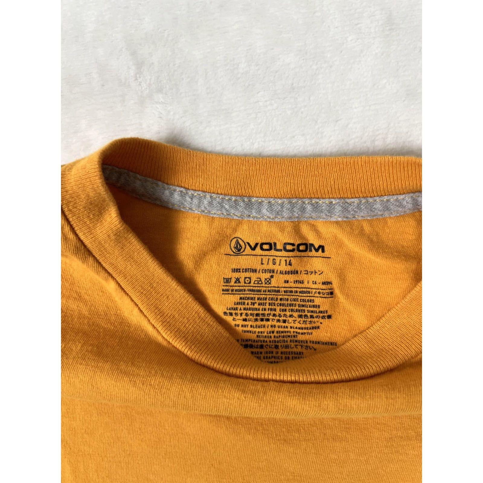 Volcom VINTAGE Volcom Long Sleeve T-Shirt L Yellow Stone Logo Skate Streetwear Y2K Size US L / EU 52-54 / 3 - 3 Thumbnail