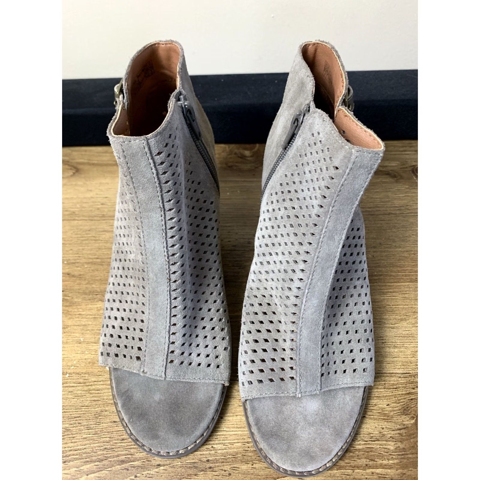 Vionic Vionic Aloft Chryssa Booties Womens Taupe Beige Leather Perforated Suede Peep Toe Zip Buckle Mid Heel 2-2.9in Bootie Womens Size US 9 / IT 39 - 5 Thumbnail