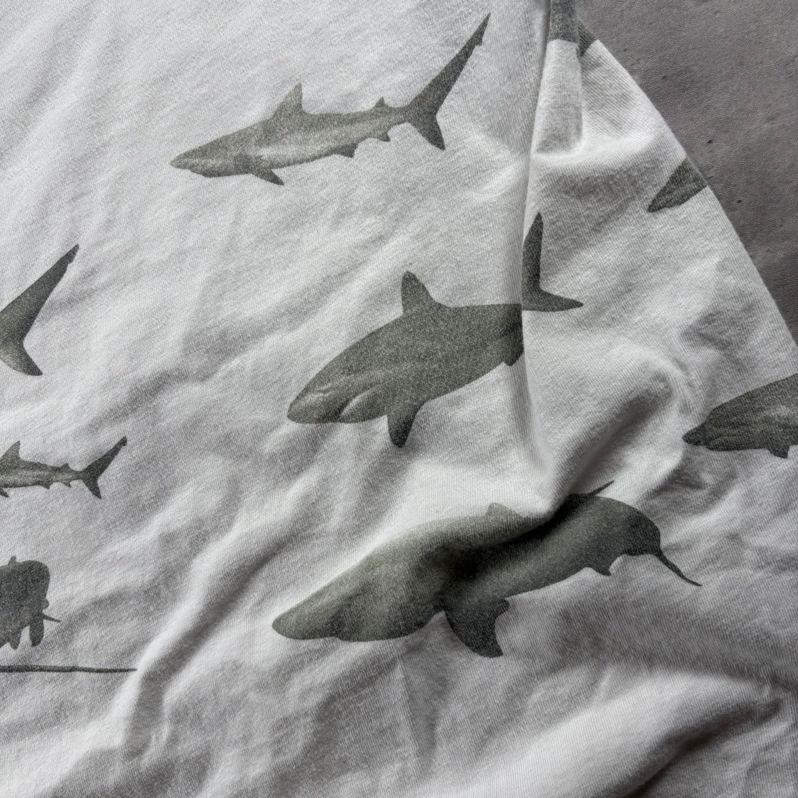Hanes Vintage 90s shark AOP tee Size US XL / EU 56 / 4 - 8 Thumbnail