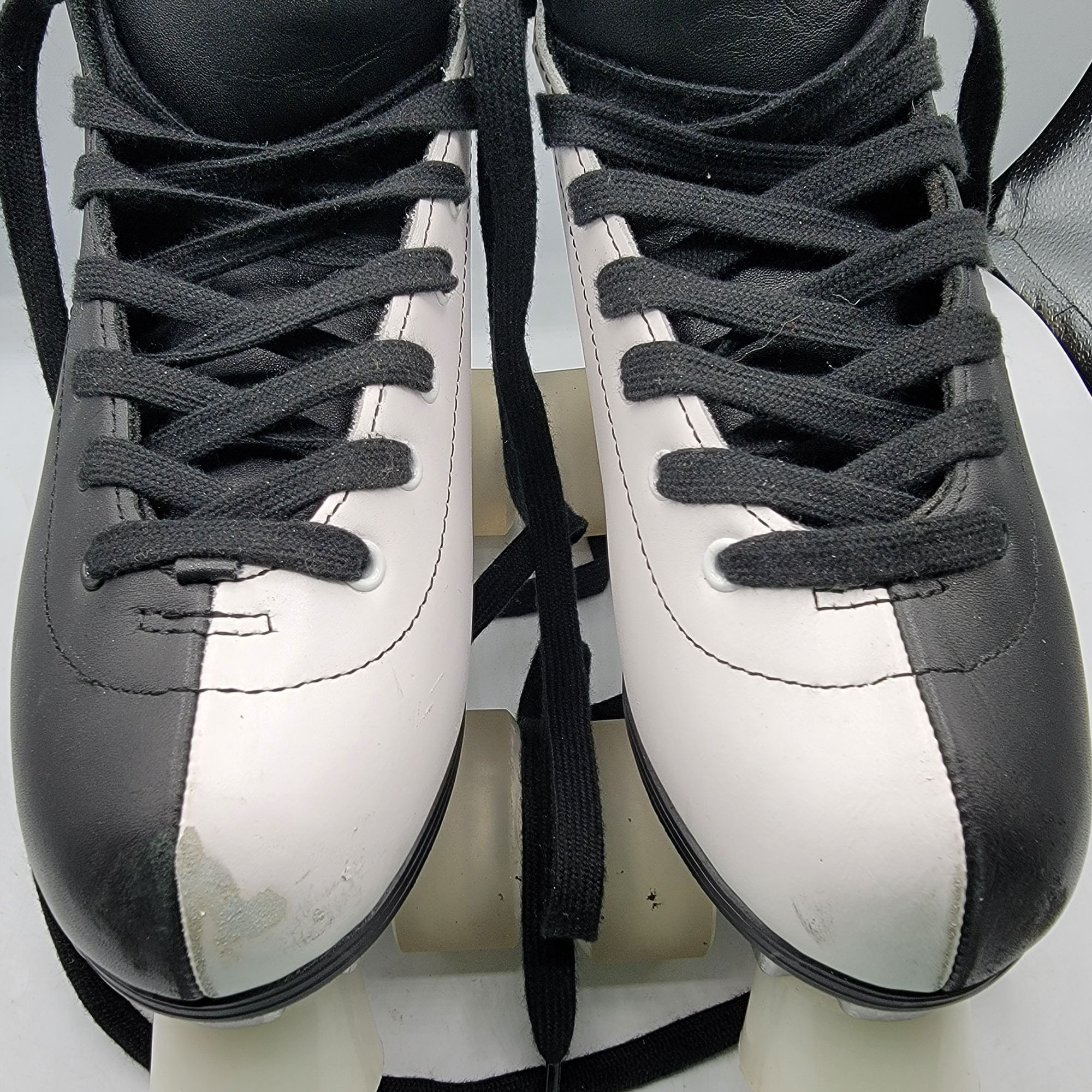 INTENTIONALLY BLANK Intentionally Blank Rollout Partner Skates Black White Women Size US 8 / IT 38 - 12 Thumbnail