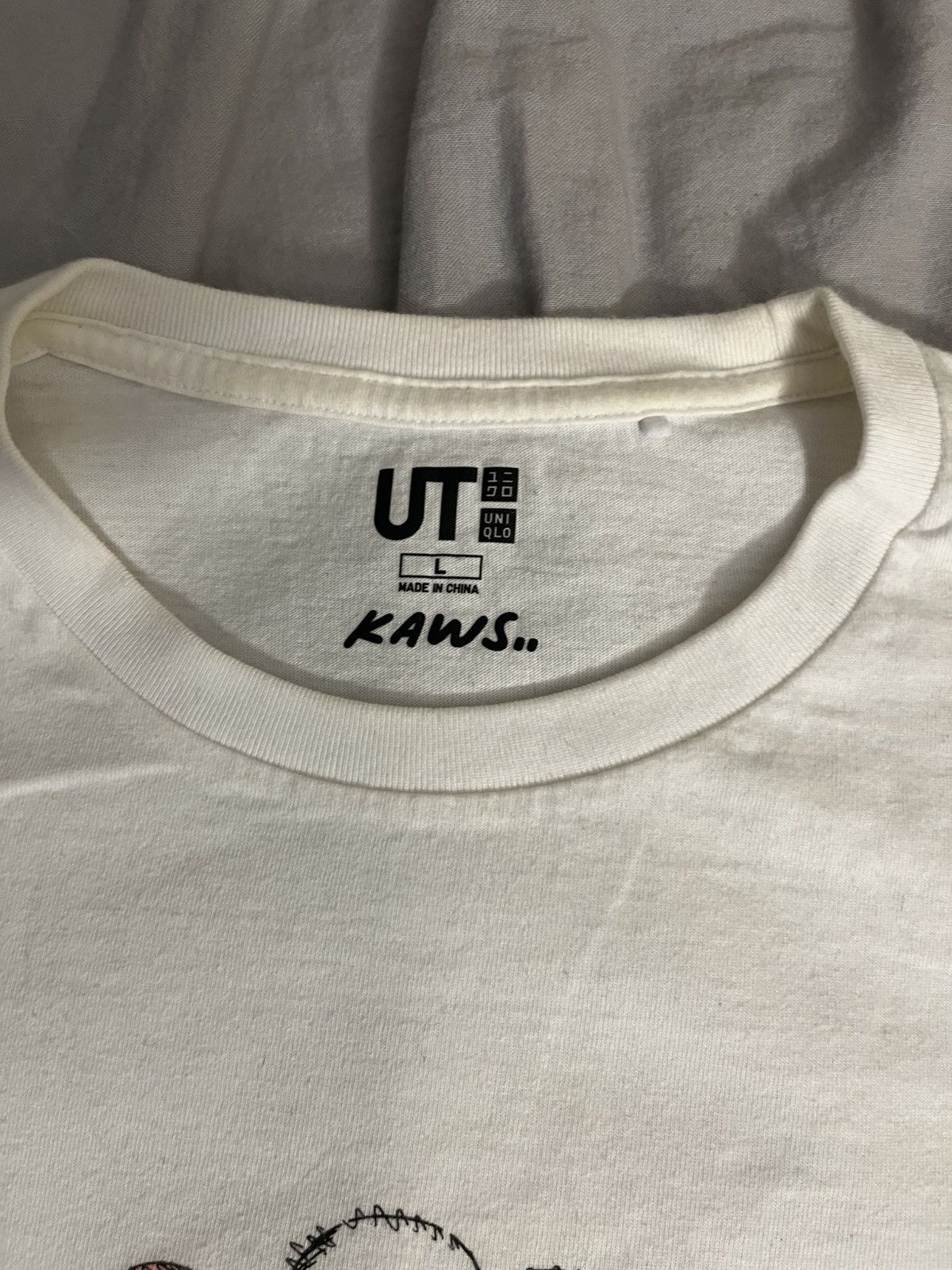Kaws × Uniqlo Kaws uniqlo pink guy tee white Size US L / EU 52-54 / 3 - 3 Thumbnail