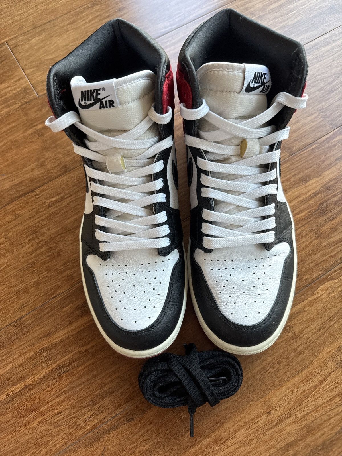 Jordan Brand Satin Black Toe Jordan 1 Size US 8.5 / EU 41-42 - 3 Thumbnail
