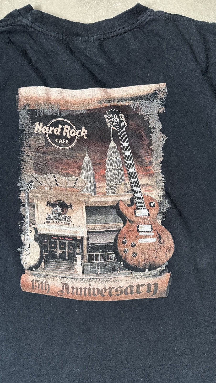 Hard Rock Cafe VINTAGE HARD ROCK KUALA LUMPUR DESTINATION TEE Size US L / EU 52-54 / 3 - 6 Thumbnail