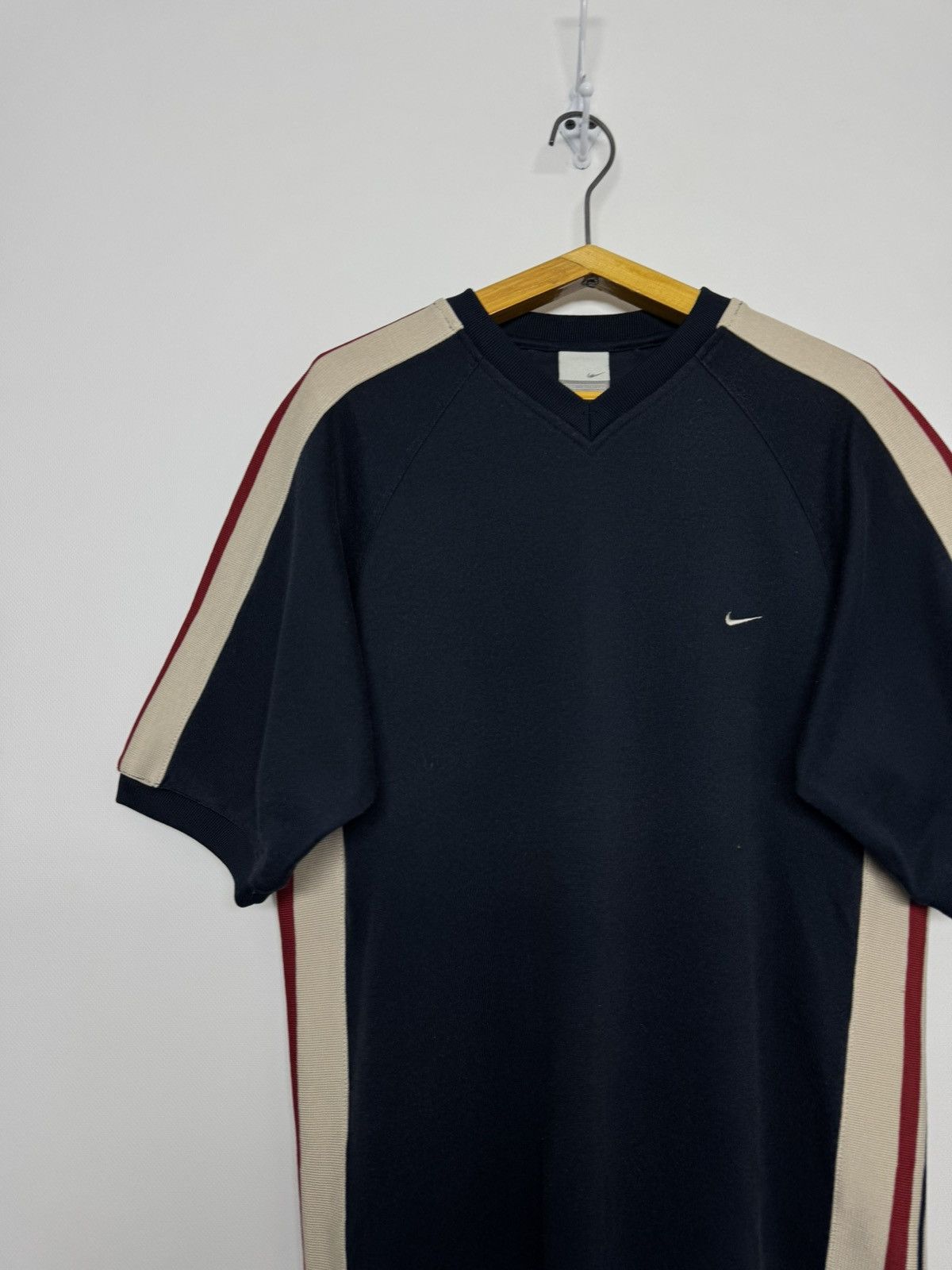 Nike Vintage Y2k Nike Swoosh Logo T-Shirt Size US S / EU 44-46 / 1 - 6 Thumbnail