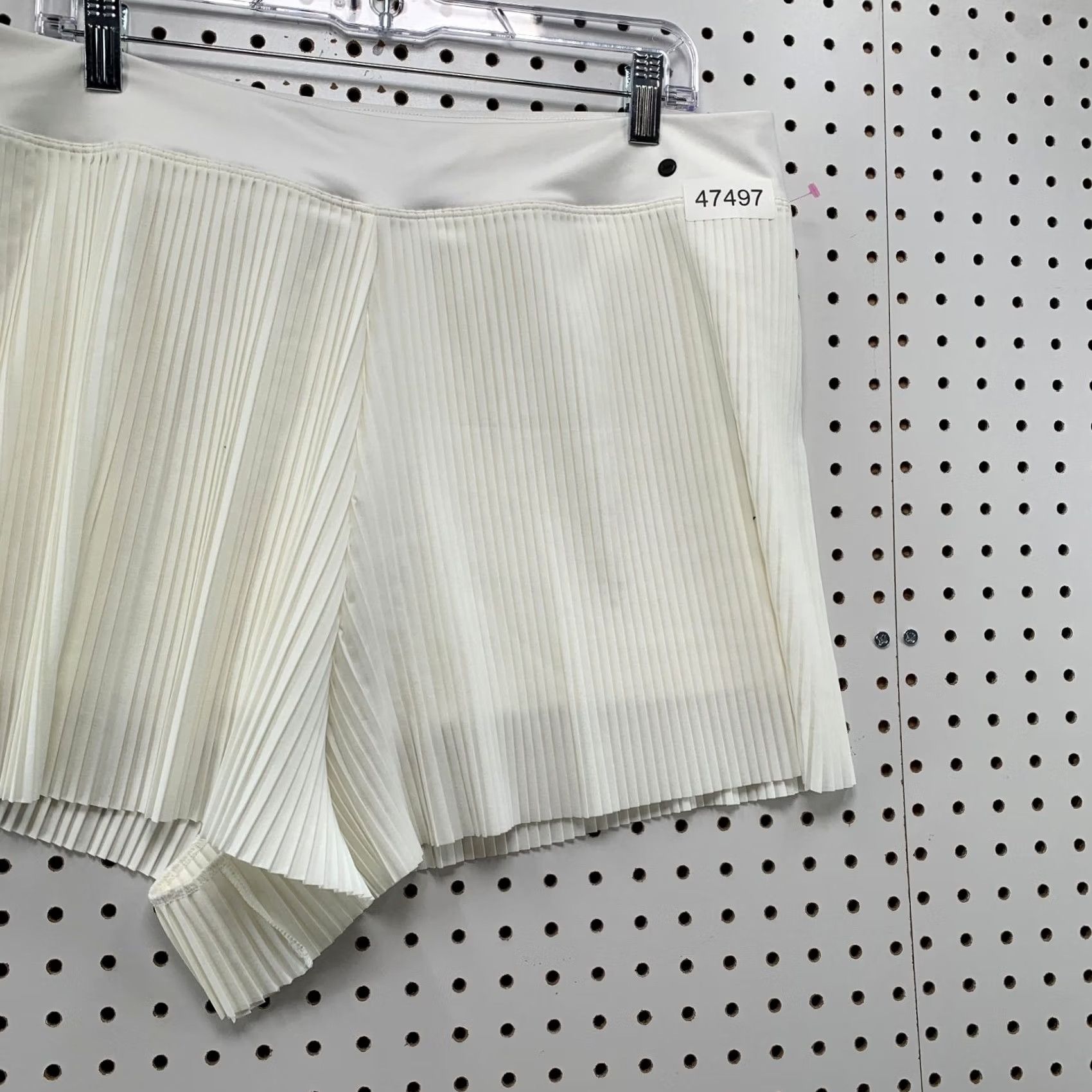 Nike Nike Golf Tennis Short Womens XL White Pleated Dri-FIT NWT Size 40" / US 18 - 3 Thumbnail