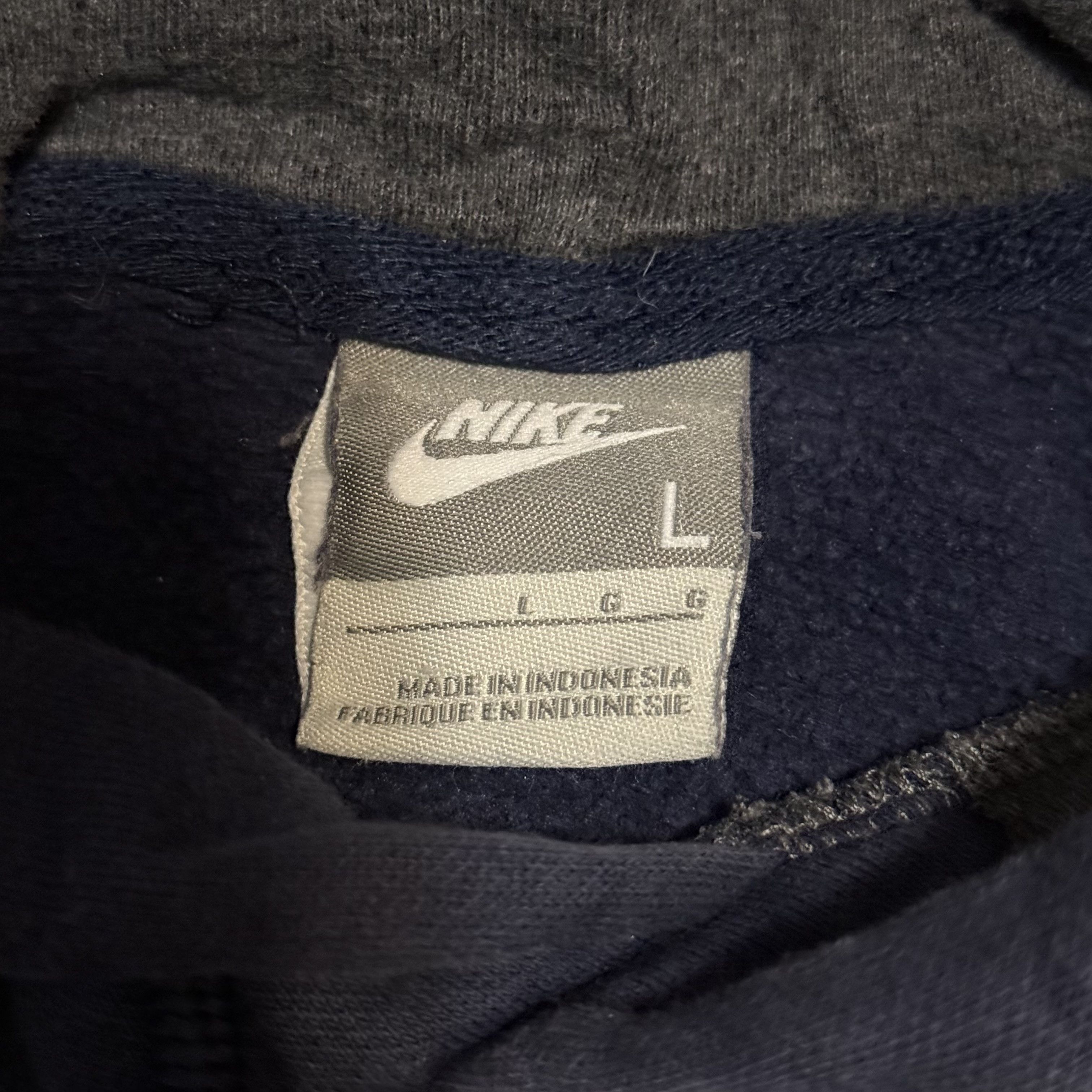 Nike × Vintage Vintage Nike Essential Hoodie Size Large Faded Navy Y2K Size US L / EU 52-54 / 3 - 4 Thumbnail