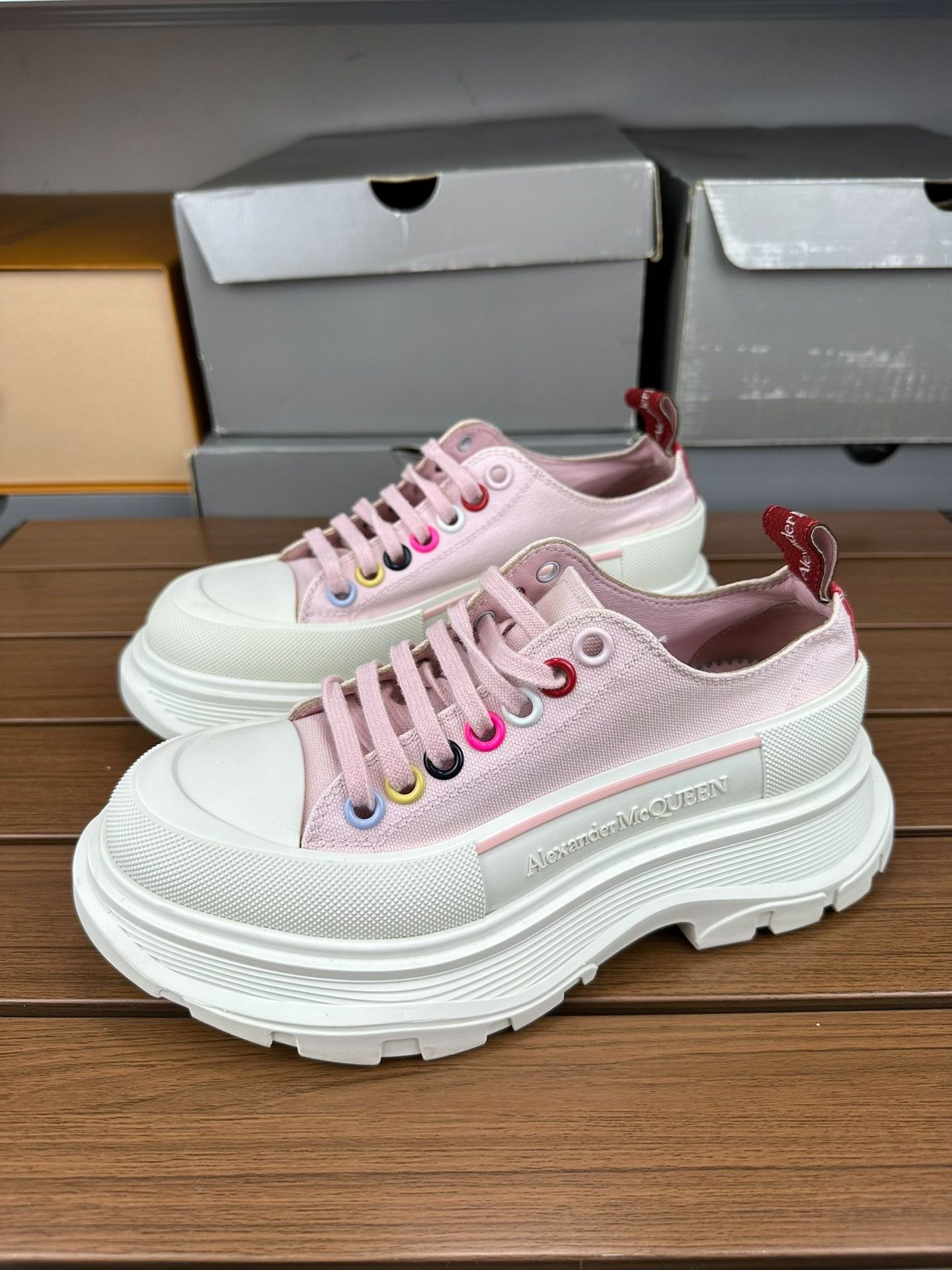 Alexander McQueen Alexander McQueen Pink Lowtop Sneakers it_36 Women Size US 6 / IT 36 - 1 Thumbnail