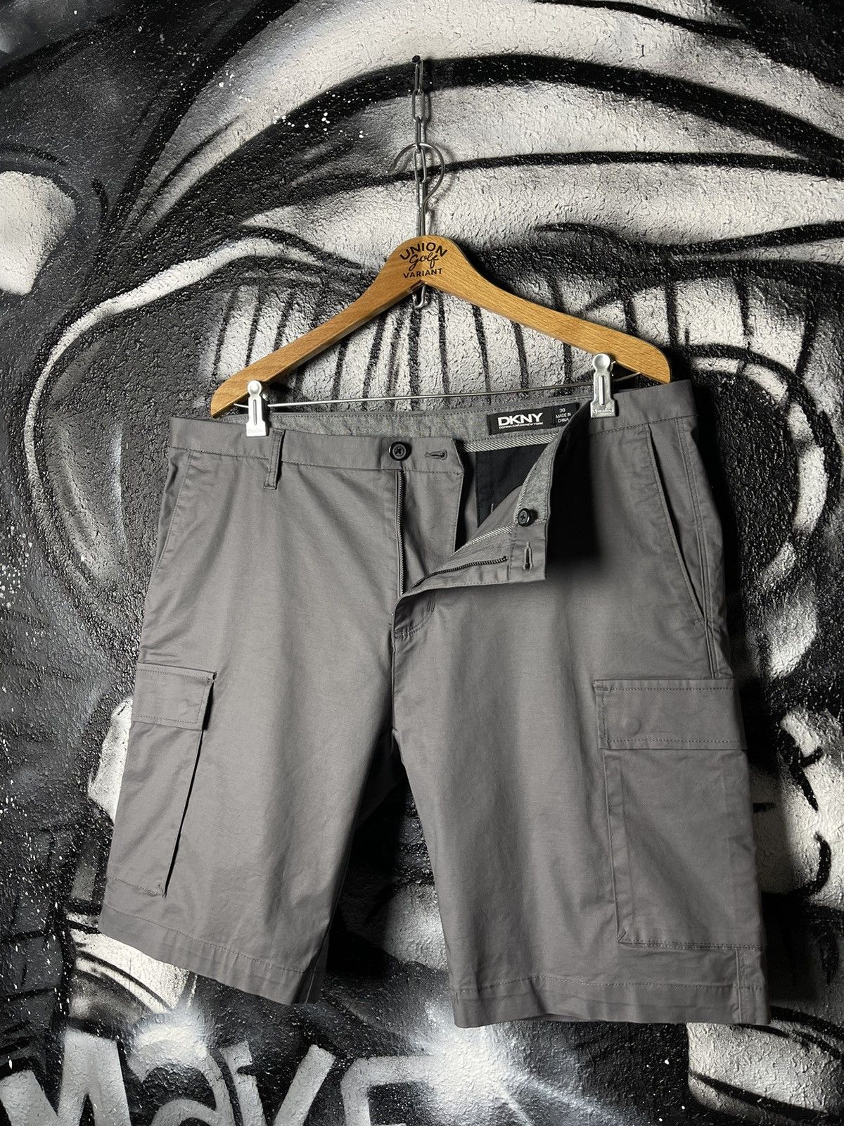 DKNY DKNY Bermuda Cargo Shorts Men’s Size XL Size US 36 / EU 52 - 1 Thumbnail