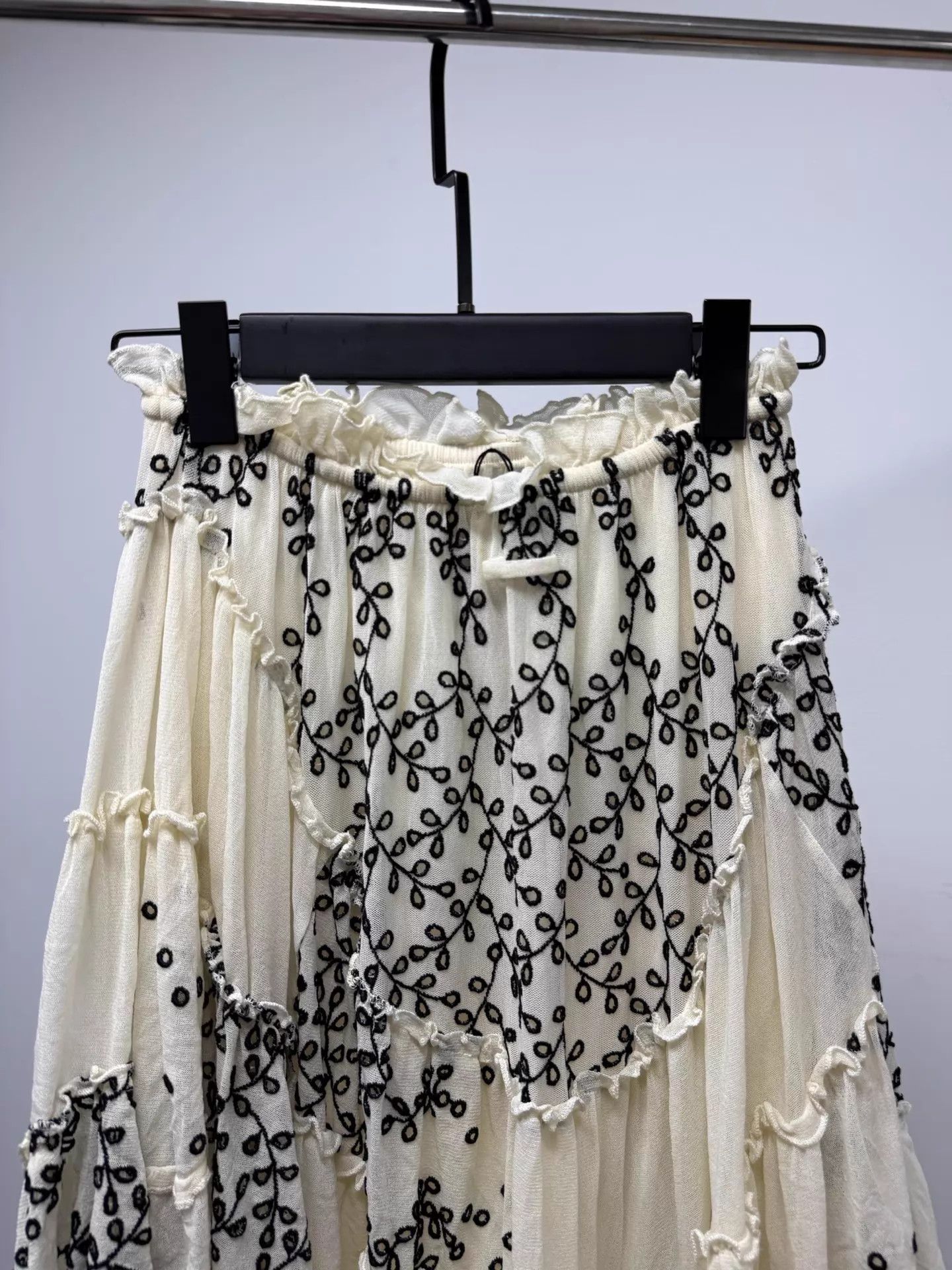 Jean Paul Gaultier Jean Paul Gaultier SOLEIL Ivory Embroidered Skirt XS Size 25" / US 0 / IT 36 - 4 Thumbnail