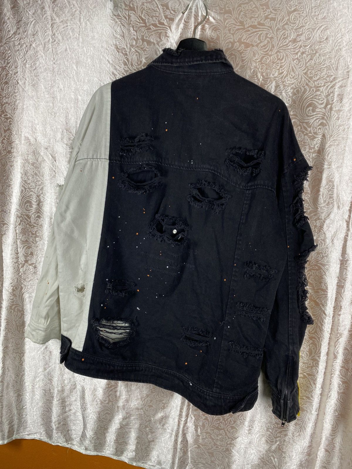 Japanese Brand RE730 Distressed Split Color Denim Jacket Black White Size US XL / EU 56 / 4 - 9 Thumbnail