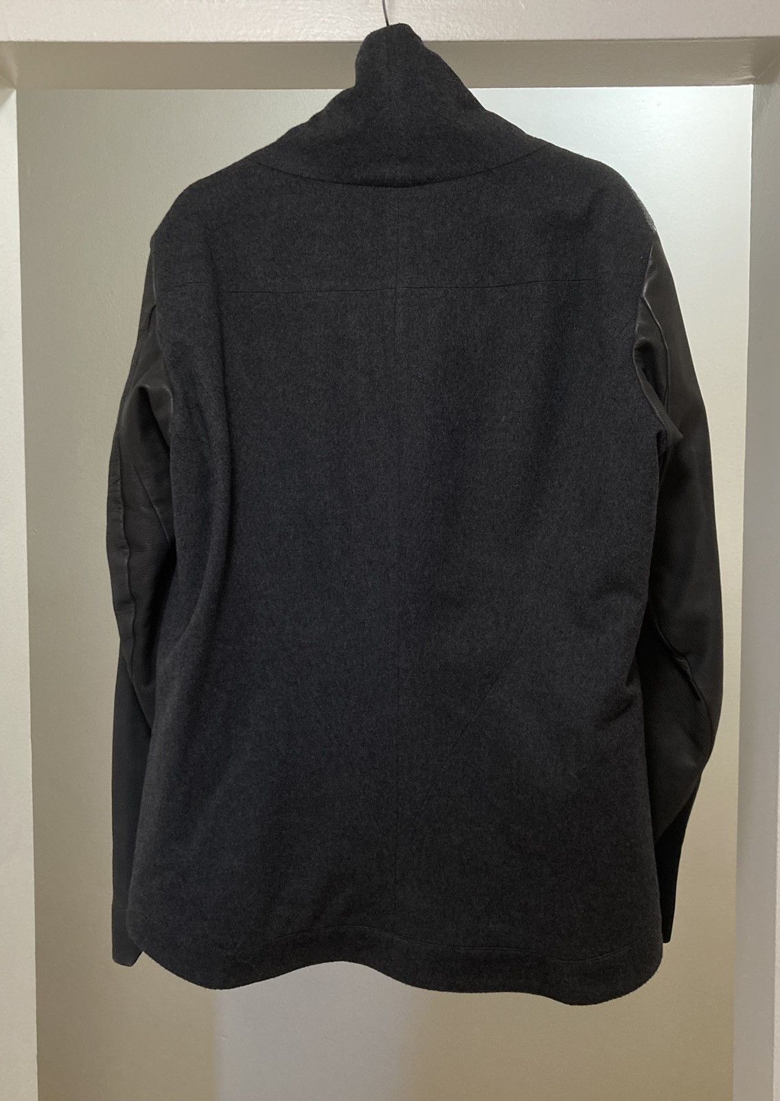 Devoa Wool Jacket W/ Leather Sleeves Size US L / EU 52-54 / 3 - 5 Thumbnail