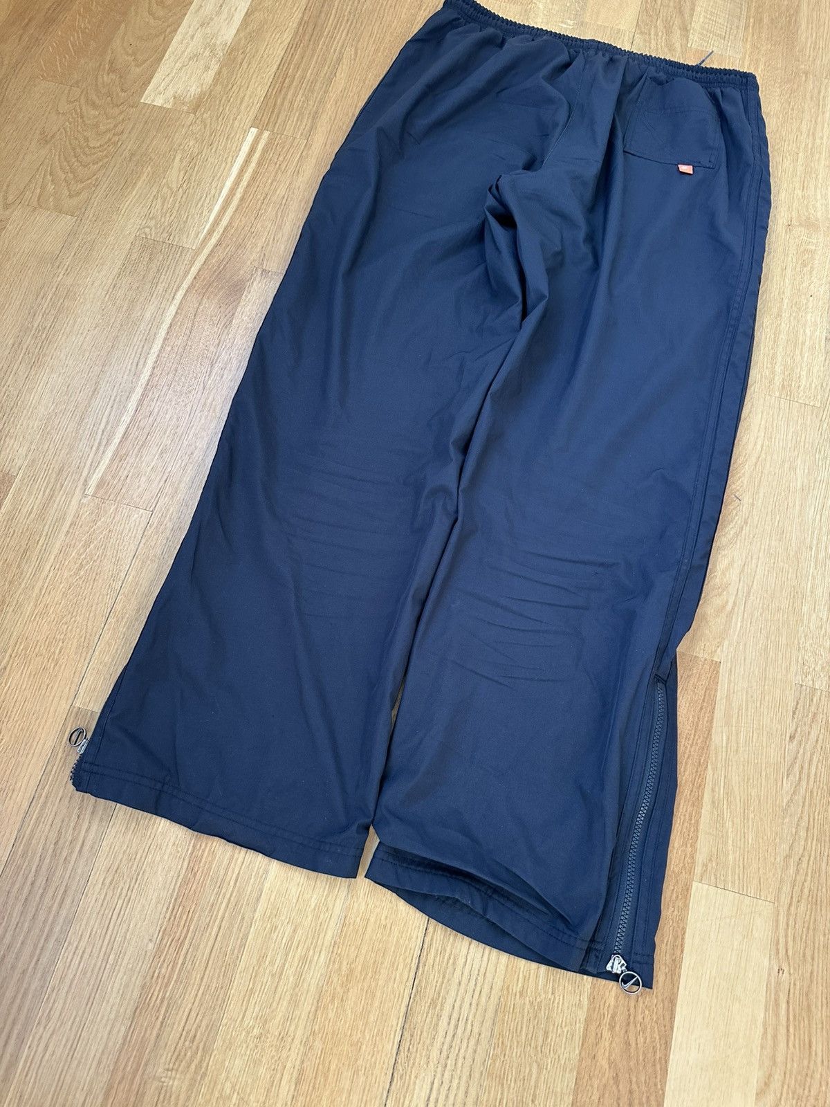 Nike Vintage Nike Baggy Pants Swoosh Logo Black Fit Y2K Size US 34 / EU 50 - 15 Thumbnail