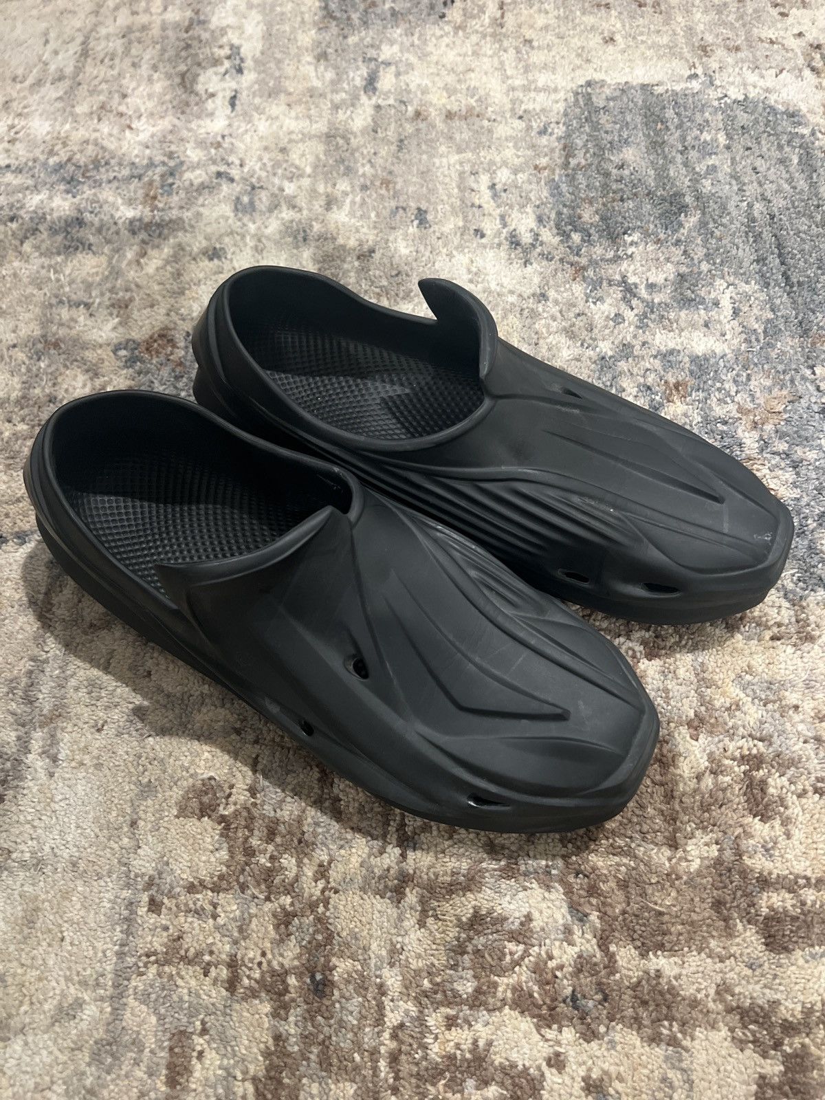 1017 ALYX 9SM Alyx mono Slip-on Black Size US 9 / EU 42 - 1 Thumbnail