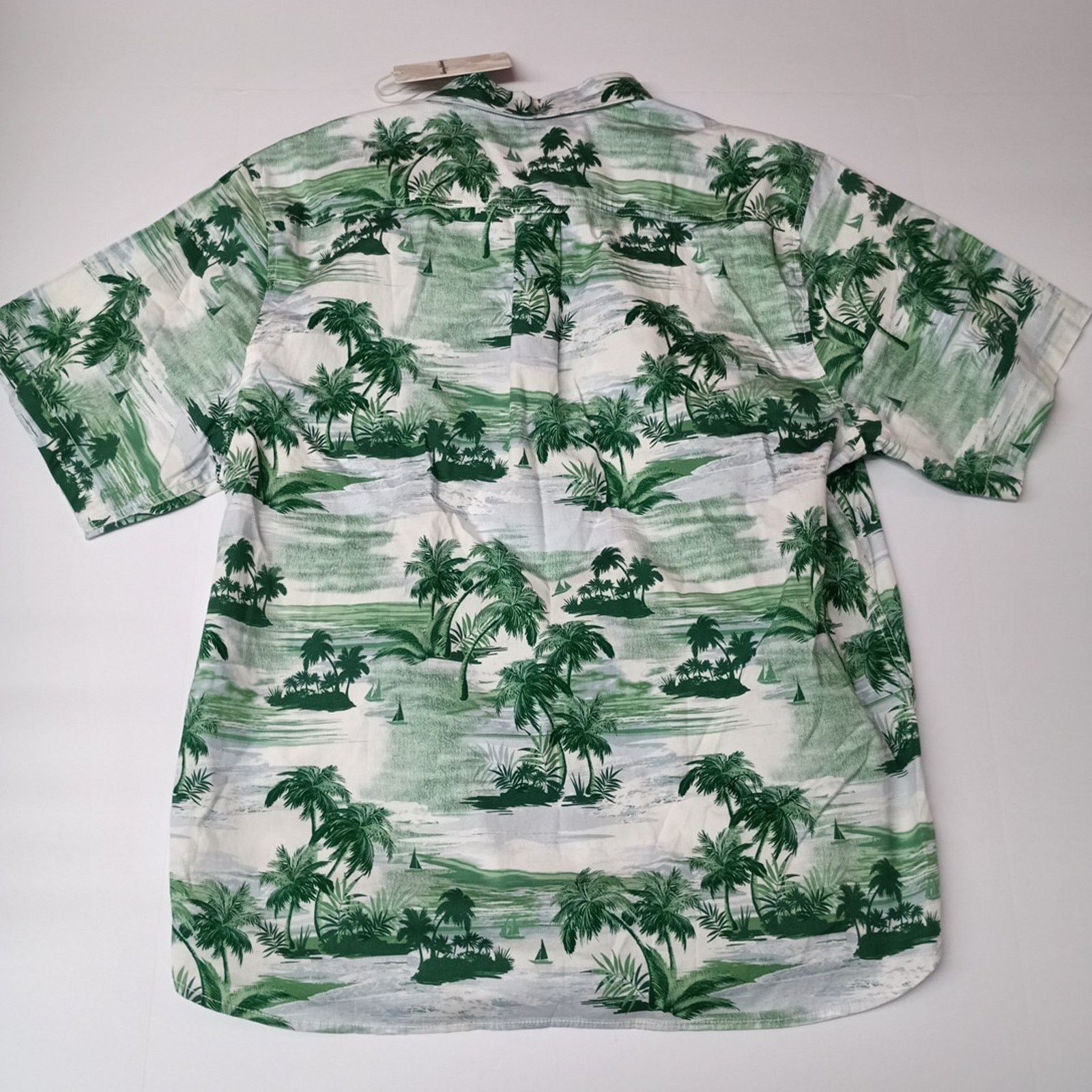 Tommy Bahama Tommy Bahama Shirt Men's Size L Green White Floral Print Size US L / EU 52-54 / 3 - 7 Thumbnail