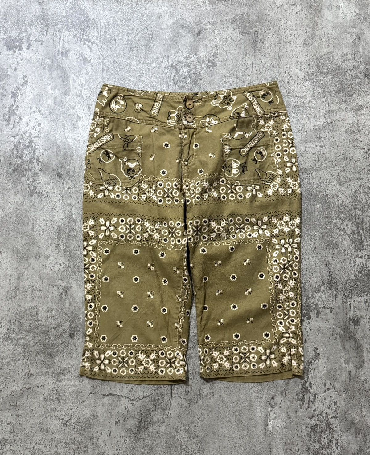 Hysteric Glamour VINTAGE HYSTERIC GLAMOUR BANDANA CHOPPED SHORT PANTS Size US 30 / EU 46 - 1 Thumbnail