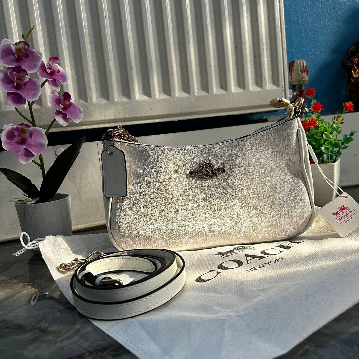 Coach Coach white Teri Shoulder Bag in Signature Canvas Size ONE SIZE - 4 Thumbnail