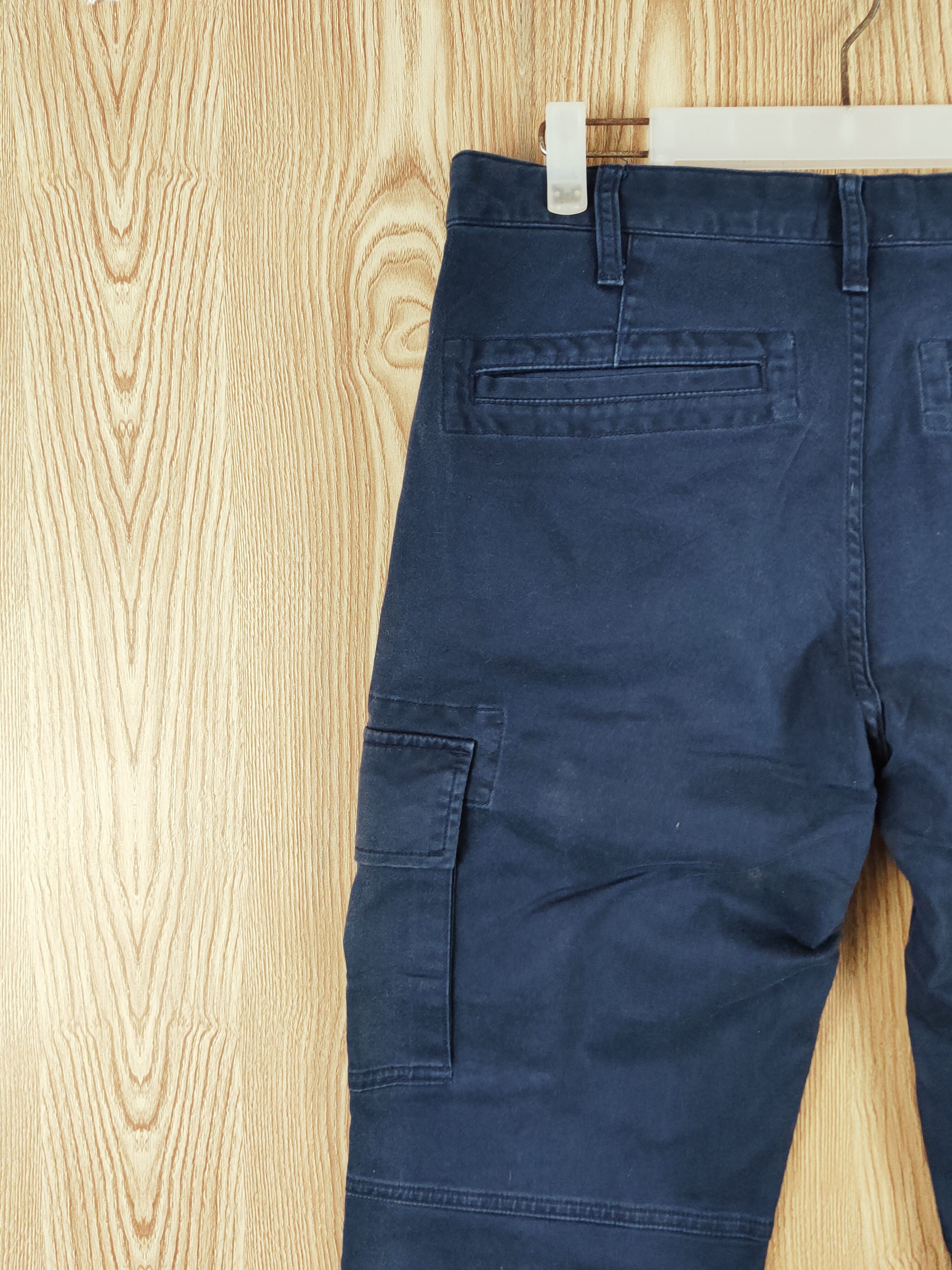 Japanese Brand Uniqlo Navy Multipocket Tactical Cargo Pants #W713 Size US 31 - 8 Thumbnail