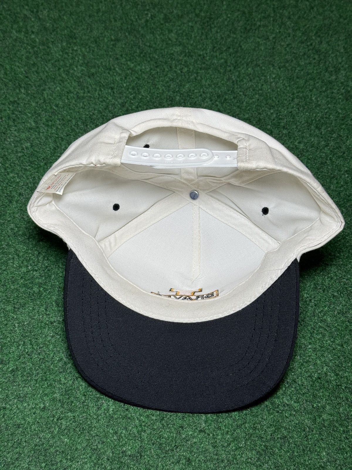 Yupong Iroquois Braves Football Erie Pa Vintage 90s Snapback Hat Size ONE SIZE - 5 Thumbnail