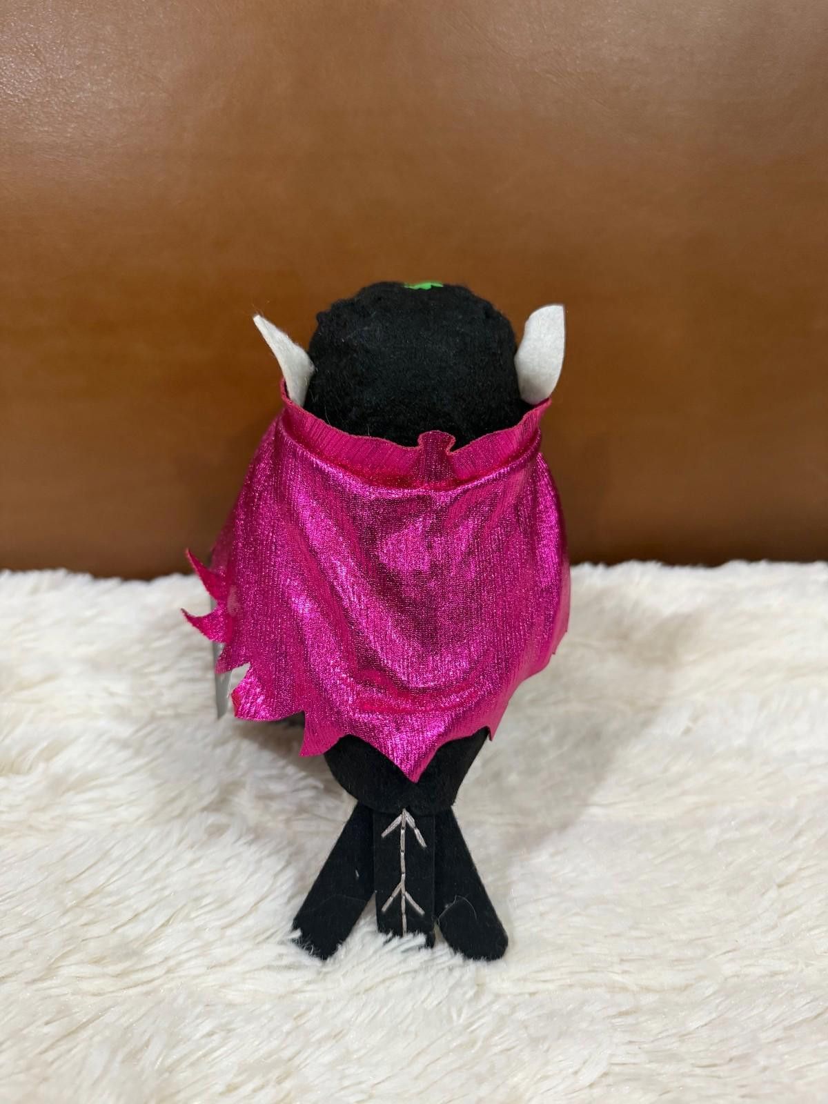 Other 2025 Hyde and EEK! Featherly Friends Charmer Vampire Bird Size ONE SIZE - 4 Thumbnail