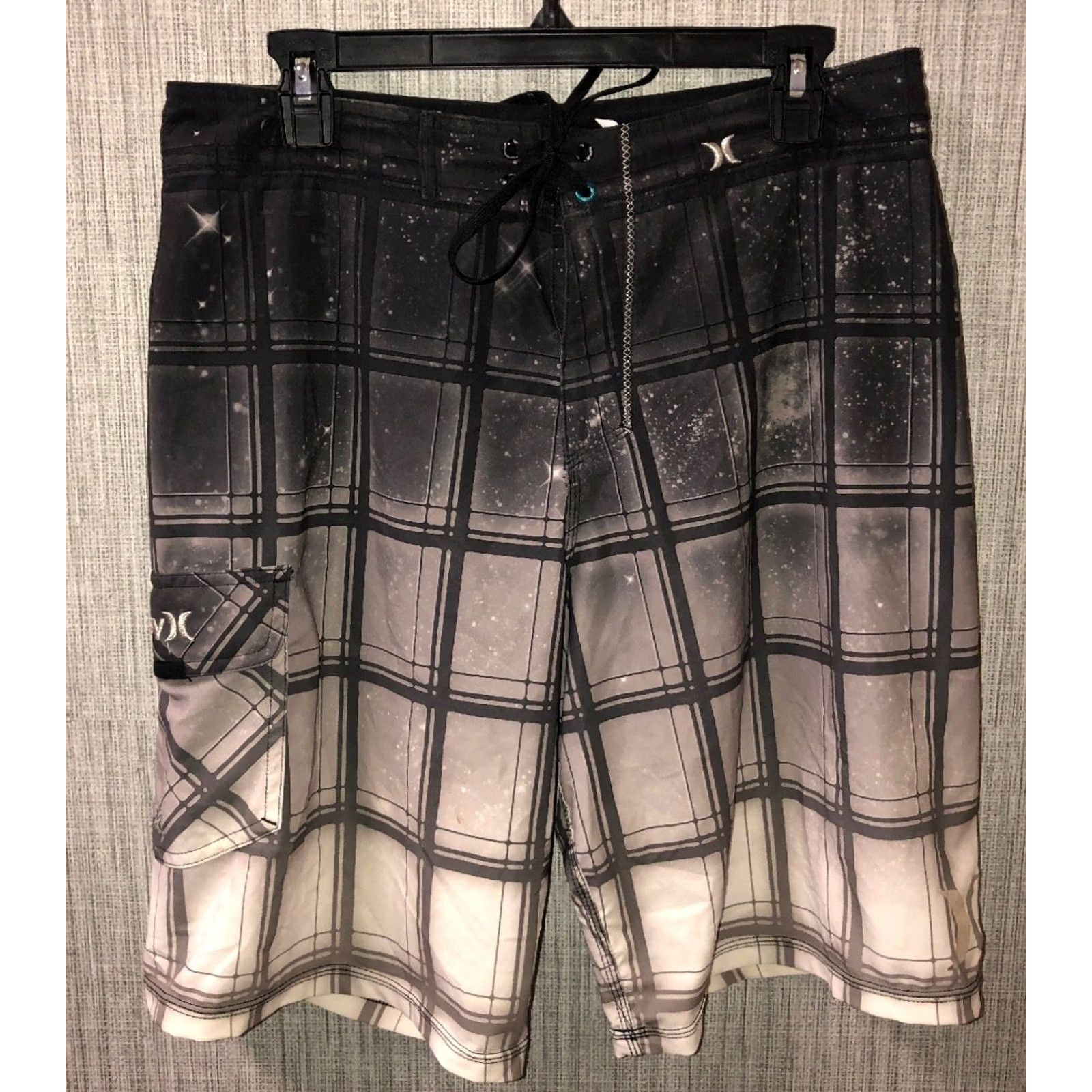 Hurley Hurley Phantom Mens Black/Gray Summer Board Shorts 32 Mens Bottom Swim Bottom Board Shorts Black/Gray 90s? Size US 32 / EU 48 - 2 Thumbnail