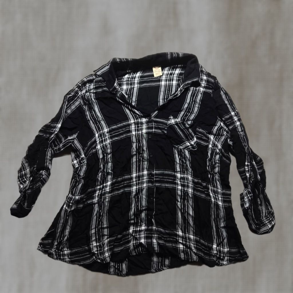 Faded Glory Faded Glory Plus Size 16W Black White Plaid Long Sleeve Button-Up Shirt Womens Size XXL / US 16-18 / IT 52-54 - 1 Thumbnail