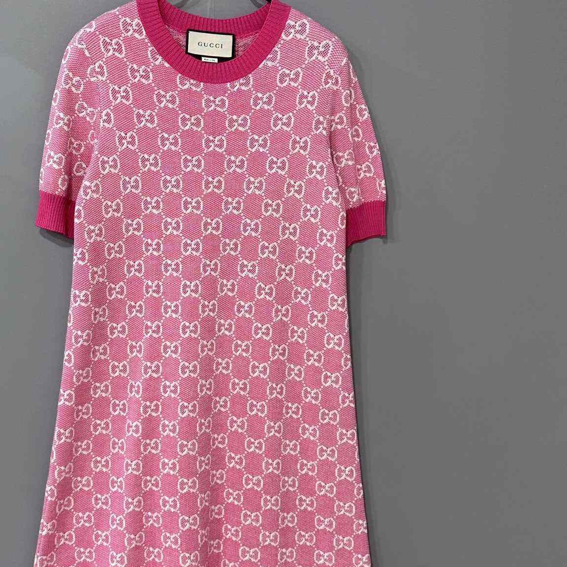 Gucci Gucci Pink T-Shirt M Women Size M / US 6-8 / IT 42-44 - 1 Thumbnail