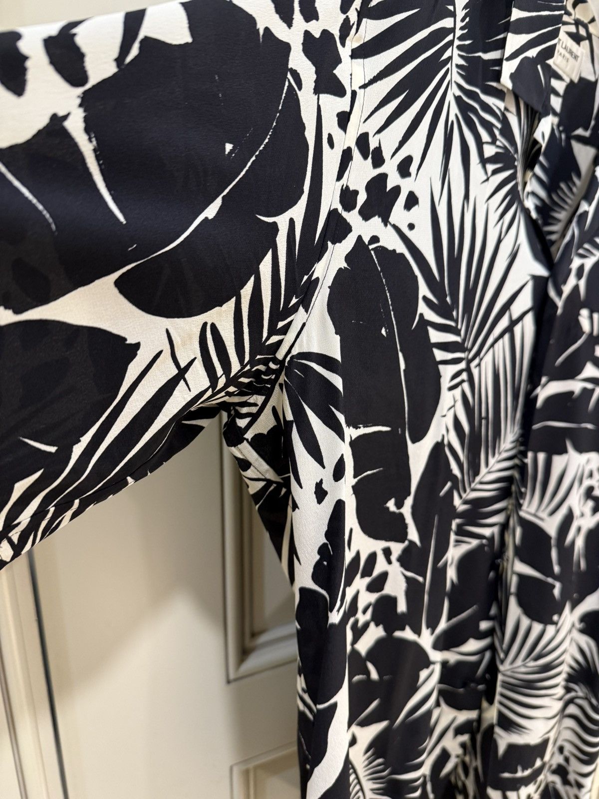 Saint Laurent Paris Tropical Shark-Collar Short Sleeve Silk Shirt collar size39 Size US M / EU 48-50 / 2 - 19 Thumbnail
