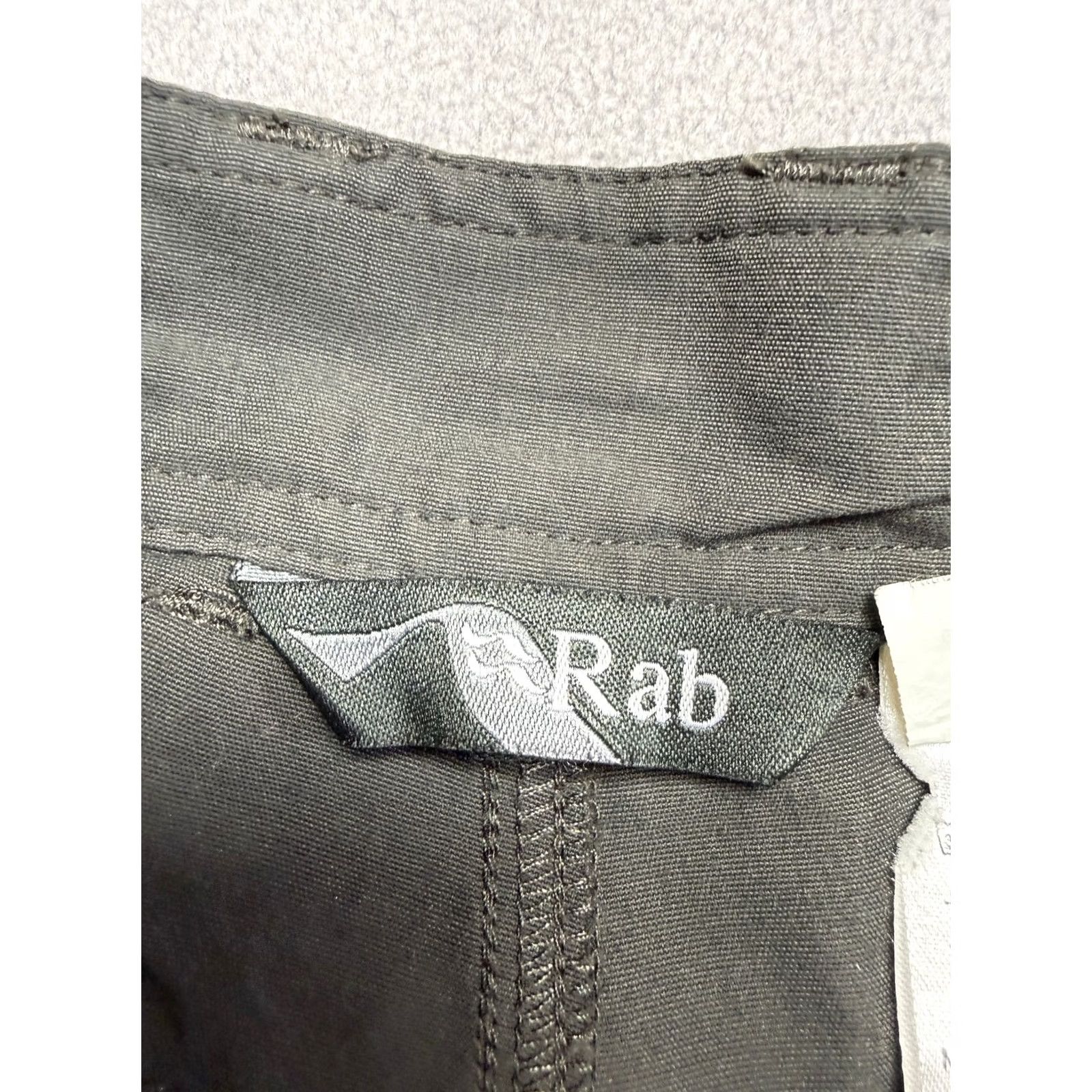 Rab Rab Gray Capri pants 3/4 length Mens size L Track Pants Capri Gray Rab Mens L Size US 33 - 6 Thumbnail