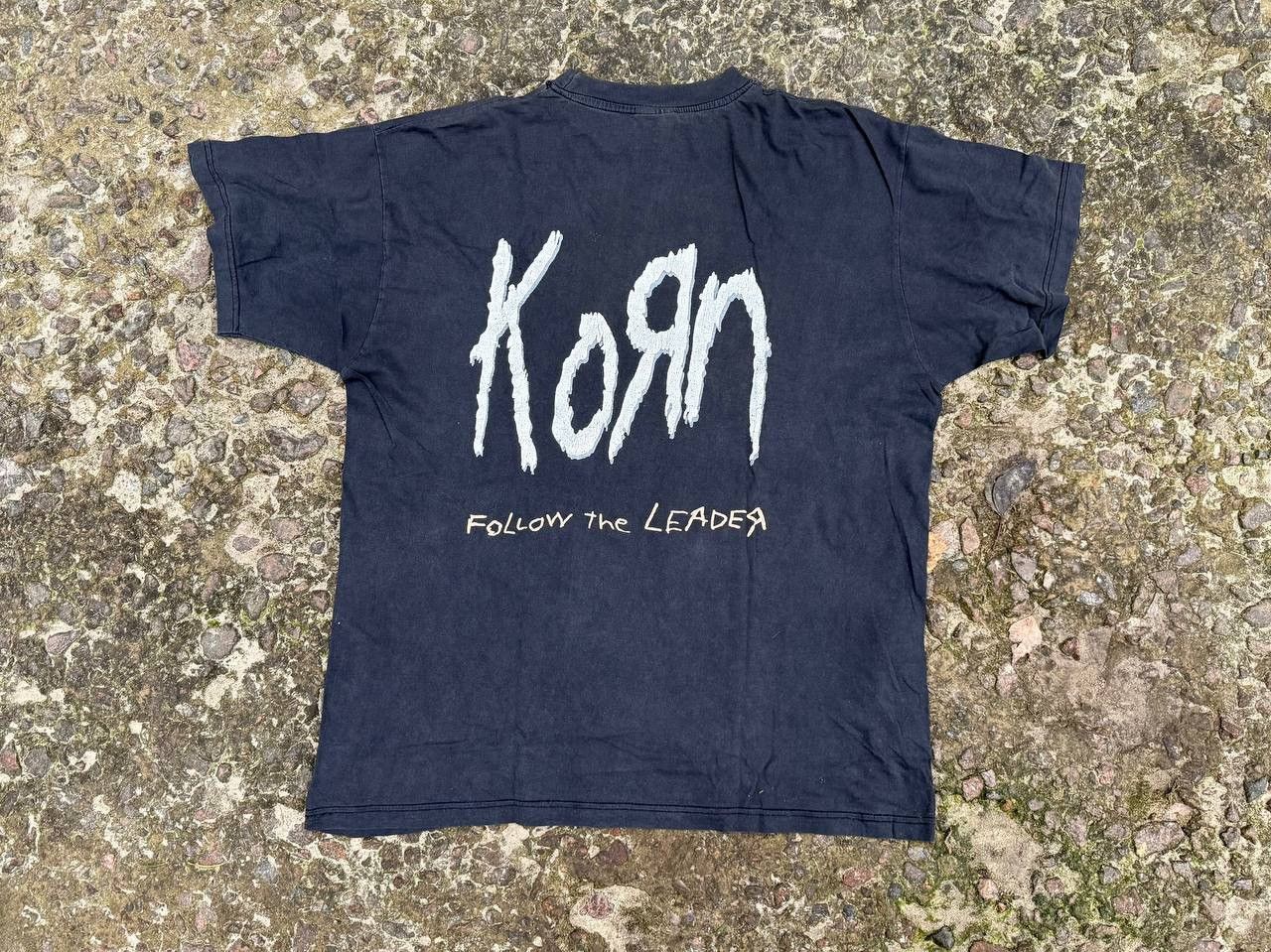 Band Tees Korn Follow The Leader Vintage T-Shirt 90s 00s Nu Metal Fade Size US XL / EU 56 / 4 - 3 Thumbnail
