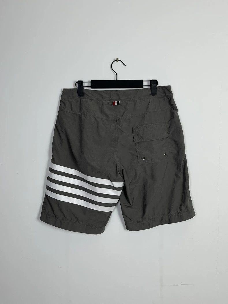 Thom Browne Thom Browne size2 Gray four stripe shorts Size US 26 / EU 42 - 2 Thumbnail