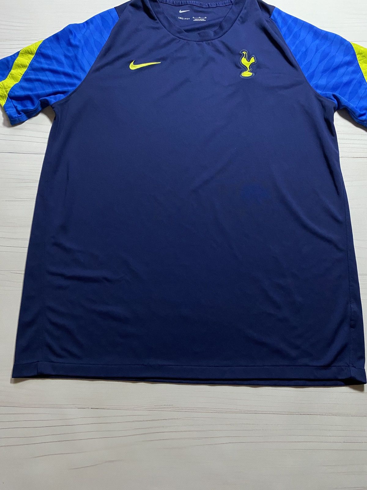 Nike Nike Tottenham Hotspur 2021/22 training soccer jersey Size US XL / EU 56 / 4 - 6 Thumbnail