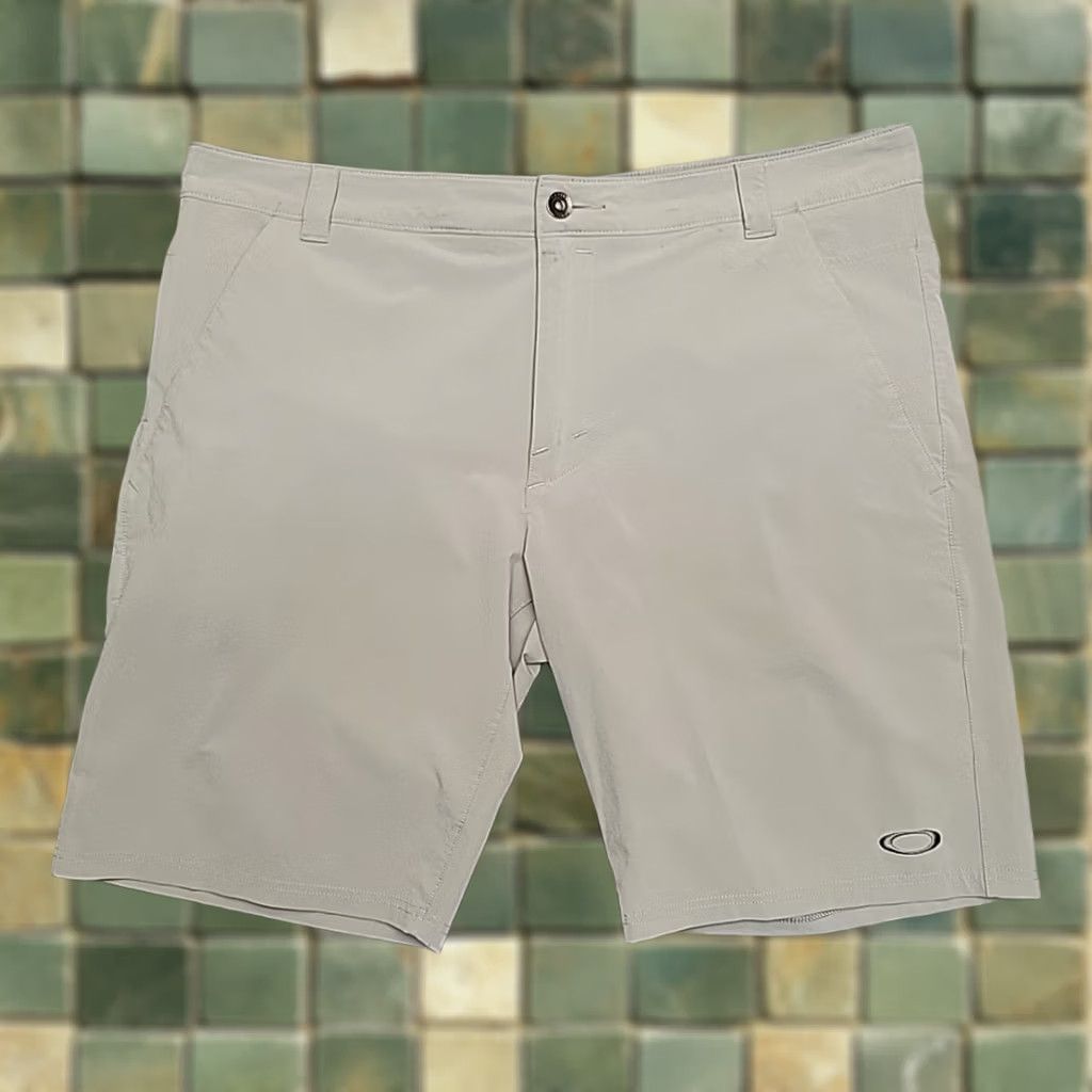 Oakley Oakley Shorts Mens 40 Beige Flat Front Performance Golf Hybrid Stretch Outdoors Size US 40 / EU 56 - 1 Thumbnail