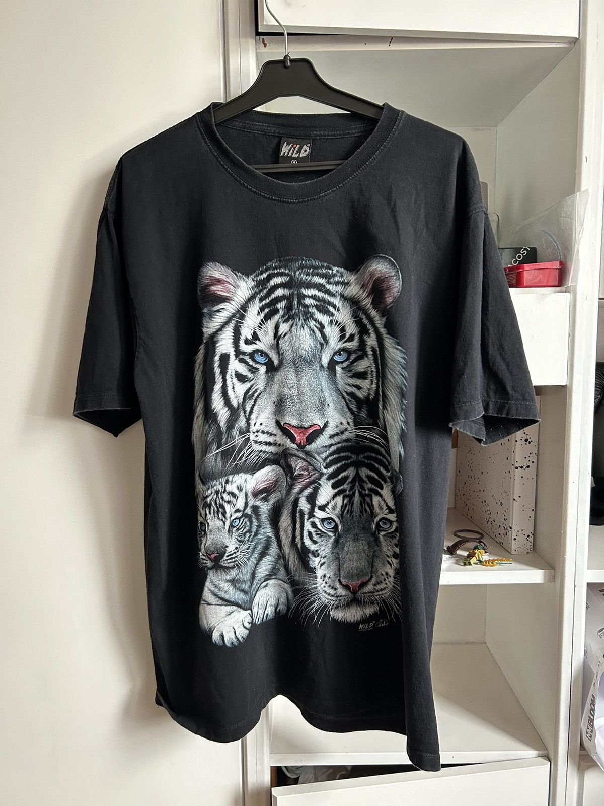 Vintage Vintage T-shirt Wild with White Siberian Tiger Size US L / EU 52-54 / 3 - 1 Thumbnail