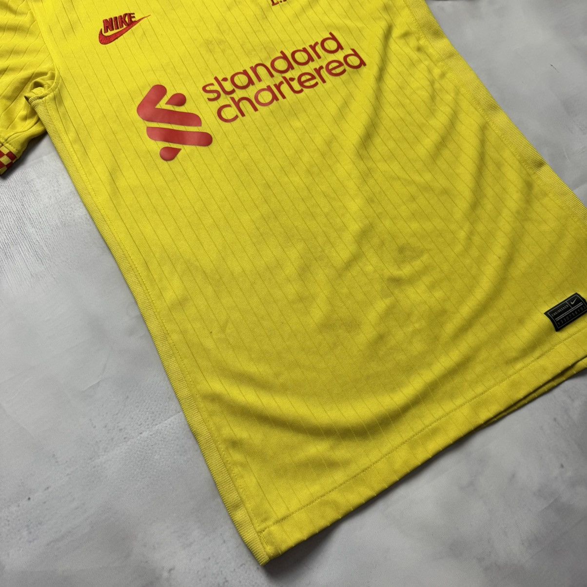 Nike Nike Liverpool 2021-22 Third Jersey Yellow Red Check XS Size US XS / EU 42 / 0 - 2 Thumbnail