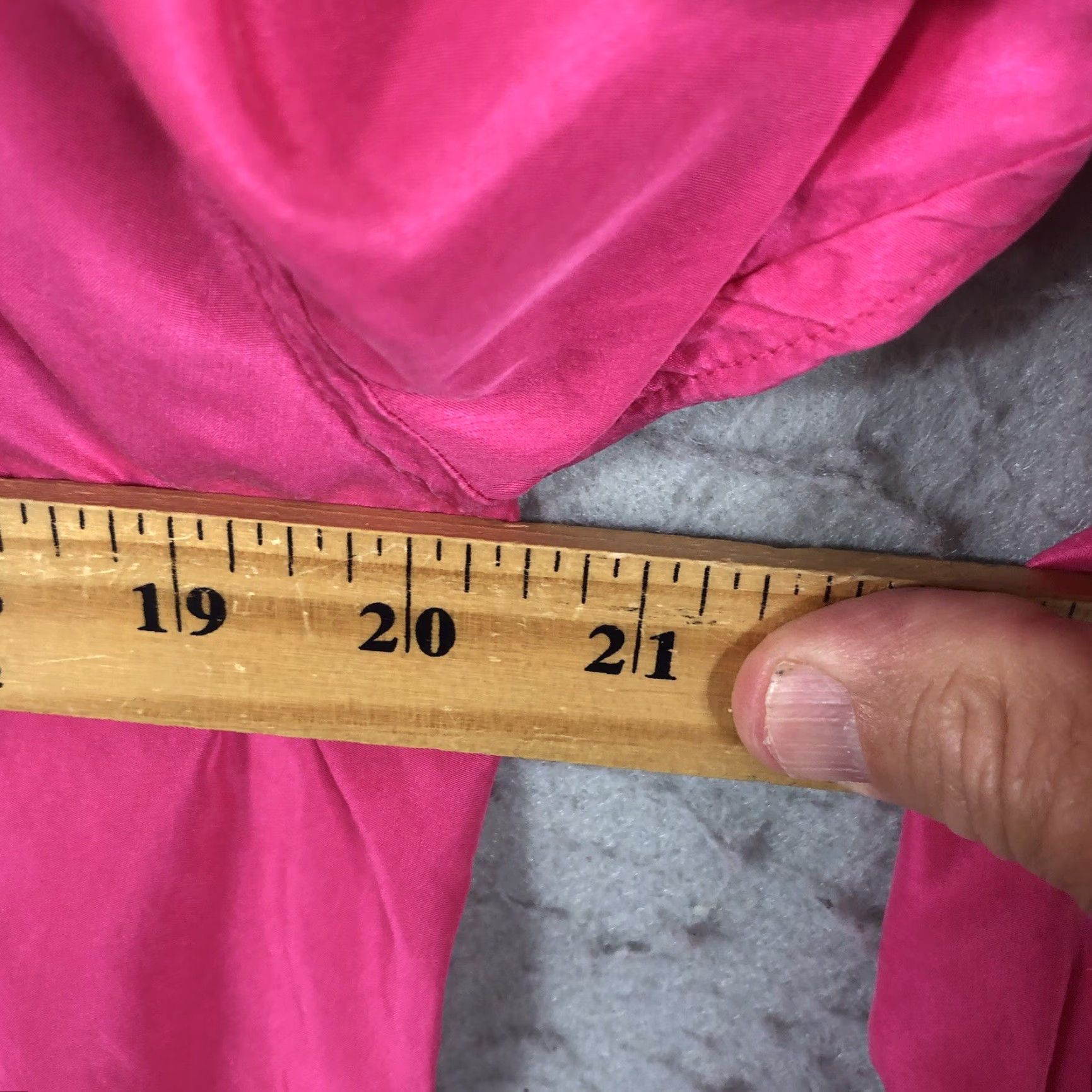 Vintage VINTAGE Christia & Jill Top Shirt Womens Small Hot Pink 100% Silk Berry Airy (No N/A) Size S / US 4 / IT 40 - 4 Thumbnail