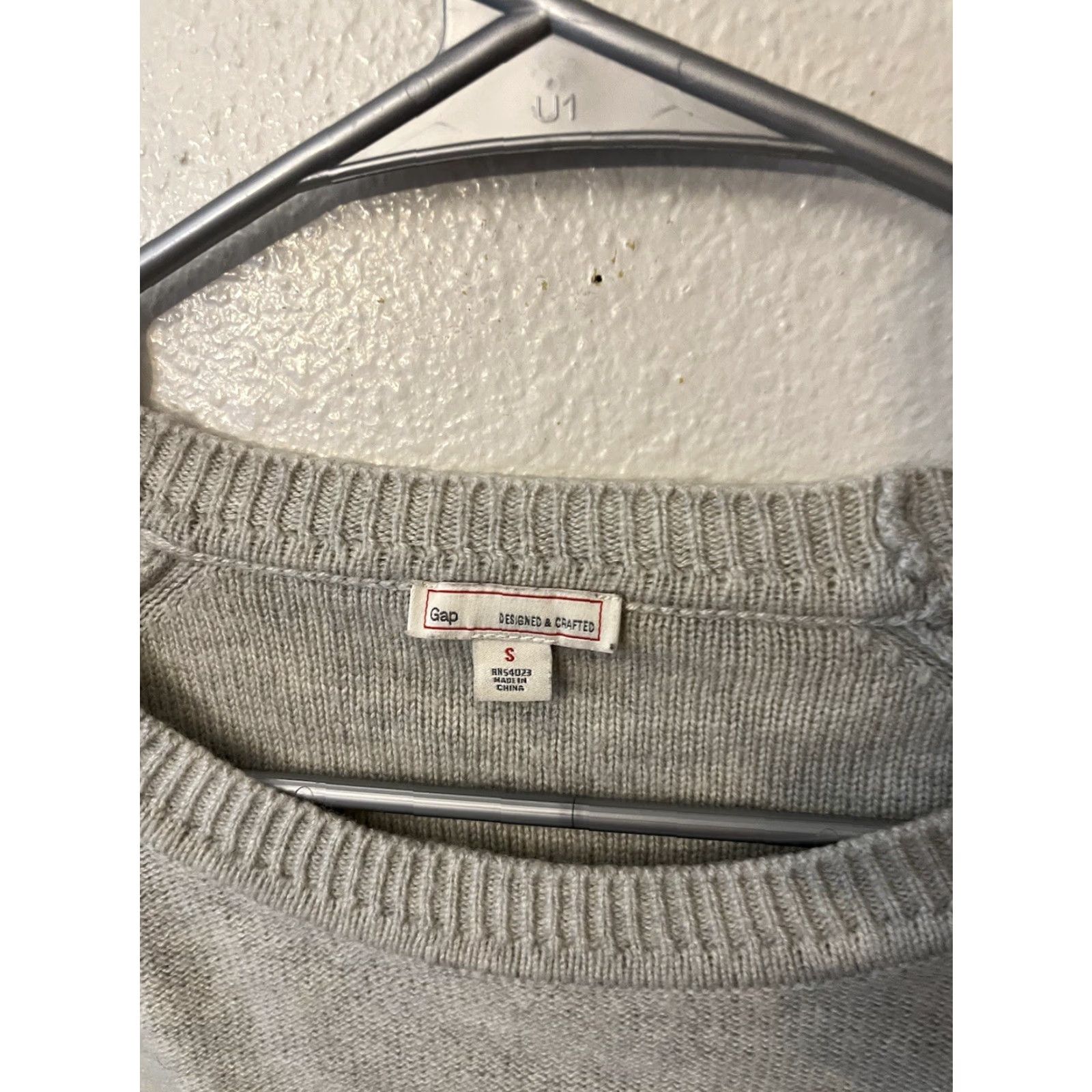 Gap Gap Women Solid Gray Crew Neck Long Sleeve Size Small Sweater Shirt Size S / US 4 / IT 40 - 3 Thumbnail