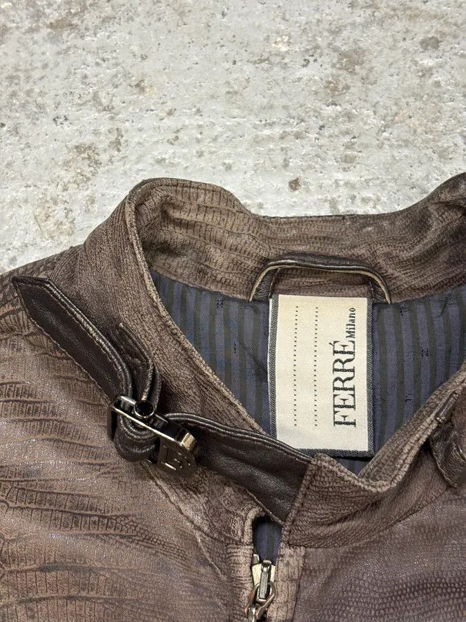 Gianfranco Ferre 2000s Gianfranco Ferré Biker Textured Brown Leather Jacket Size US S / EU 44-46 / 1 - 6 Thumbnail